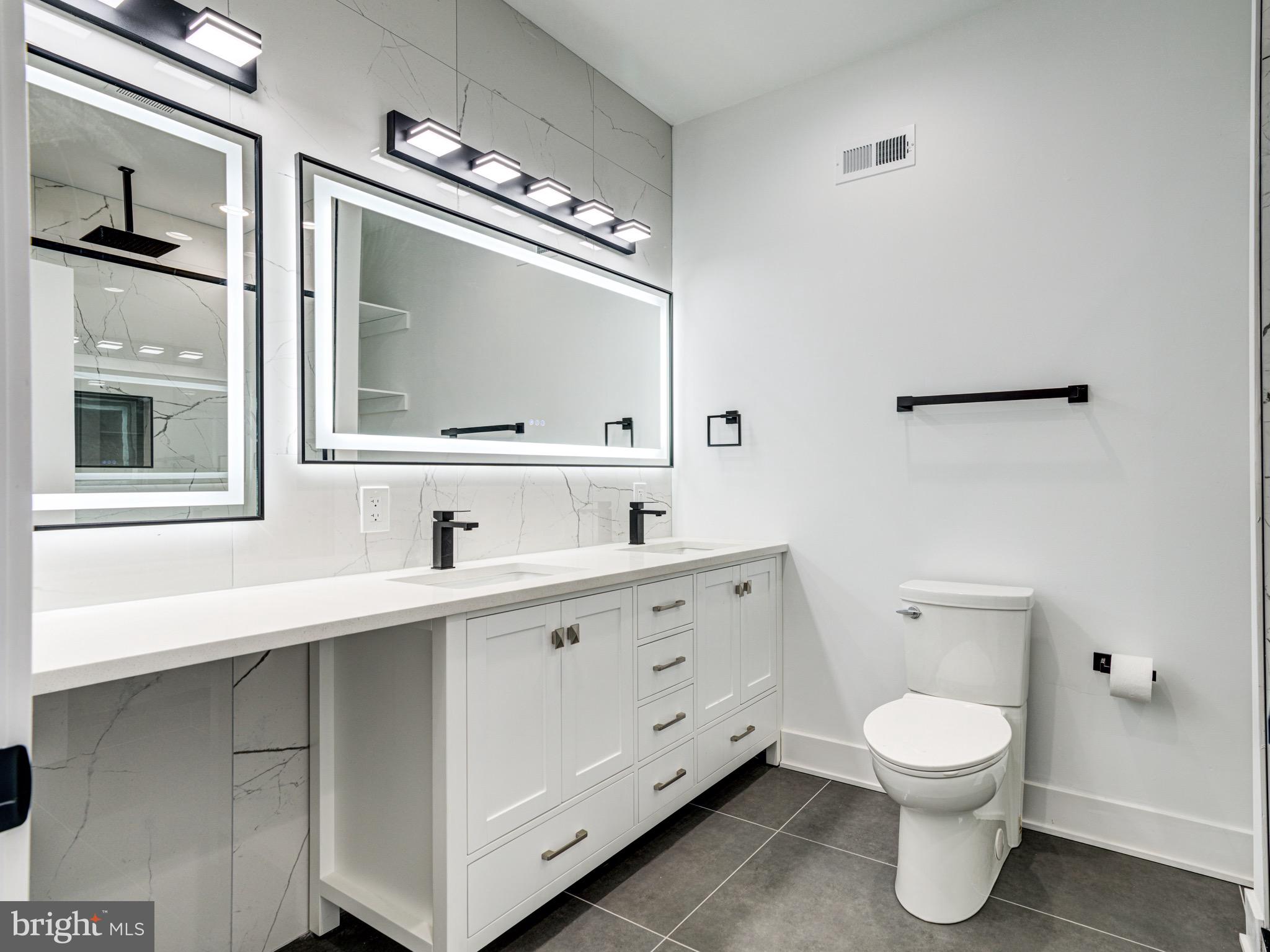 PORT RICHMOND - Residential