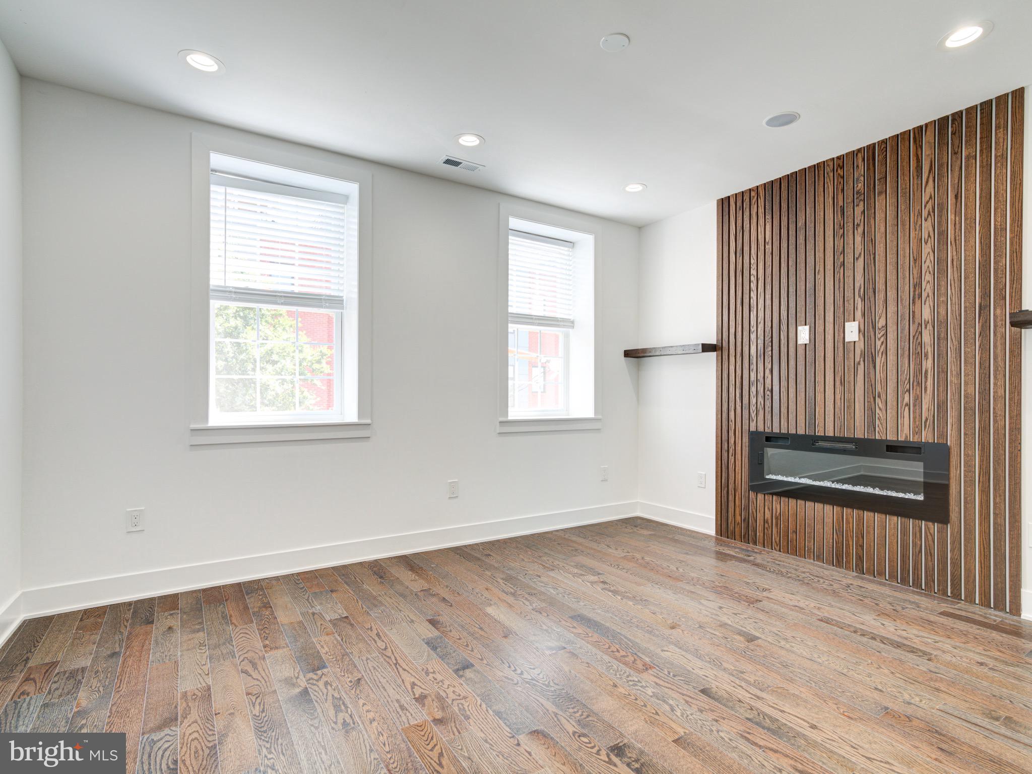 PORT RICHMOND - Residential