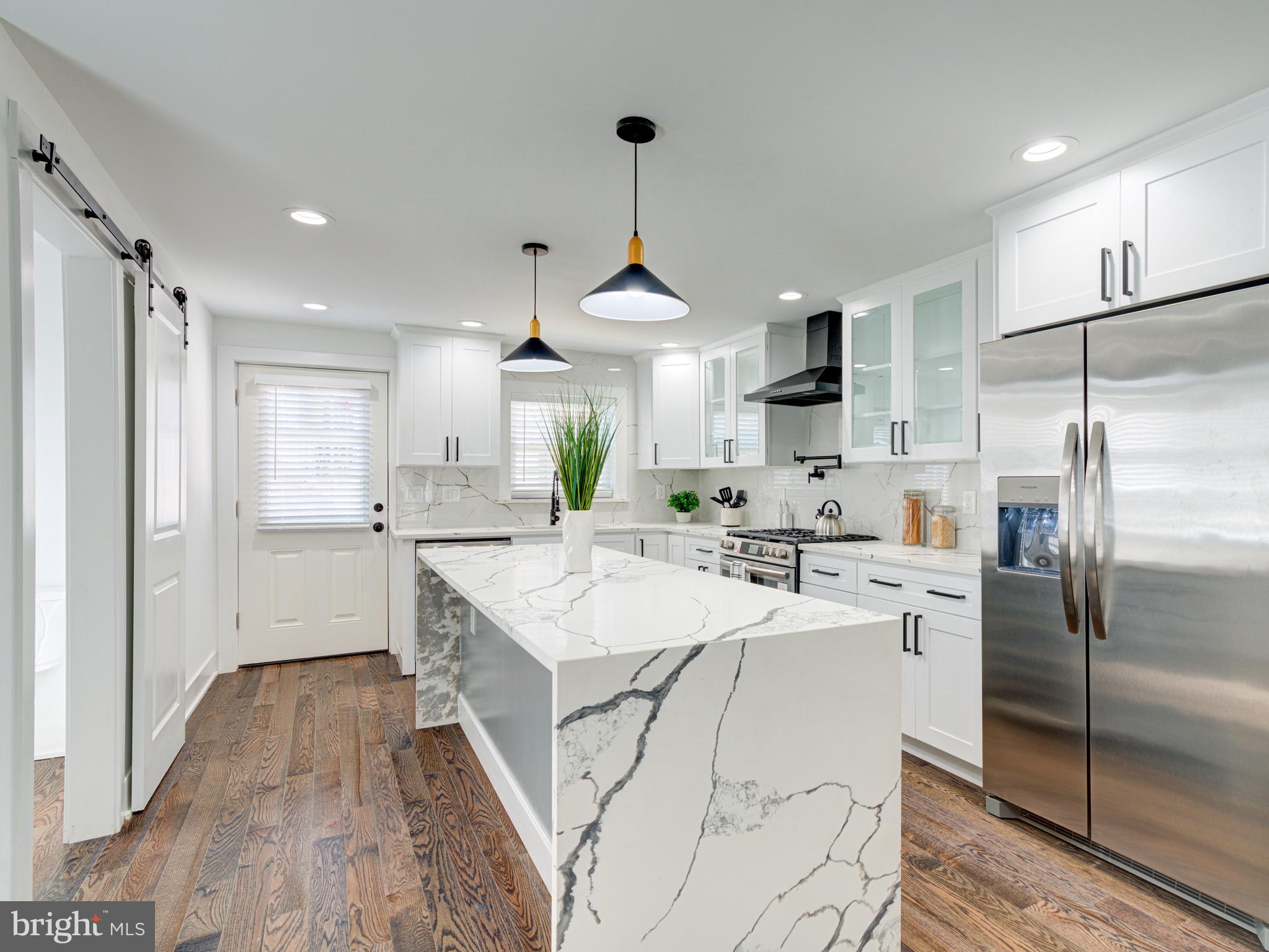 PORT RICHMOND - Residential