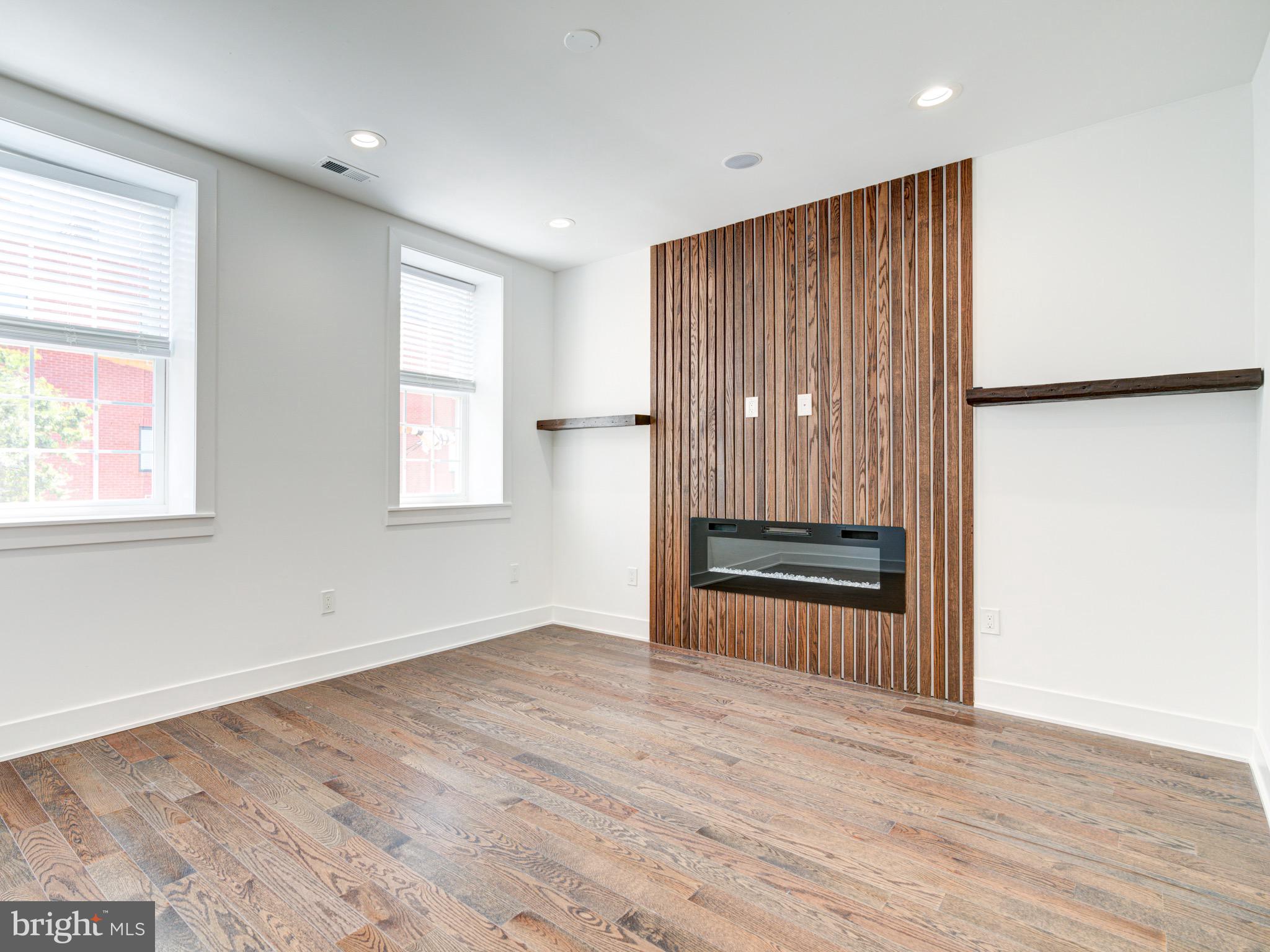 PORT RICHMOND - Residential