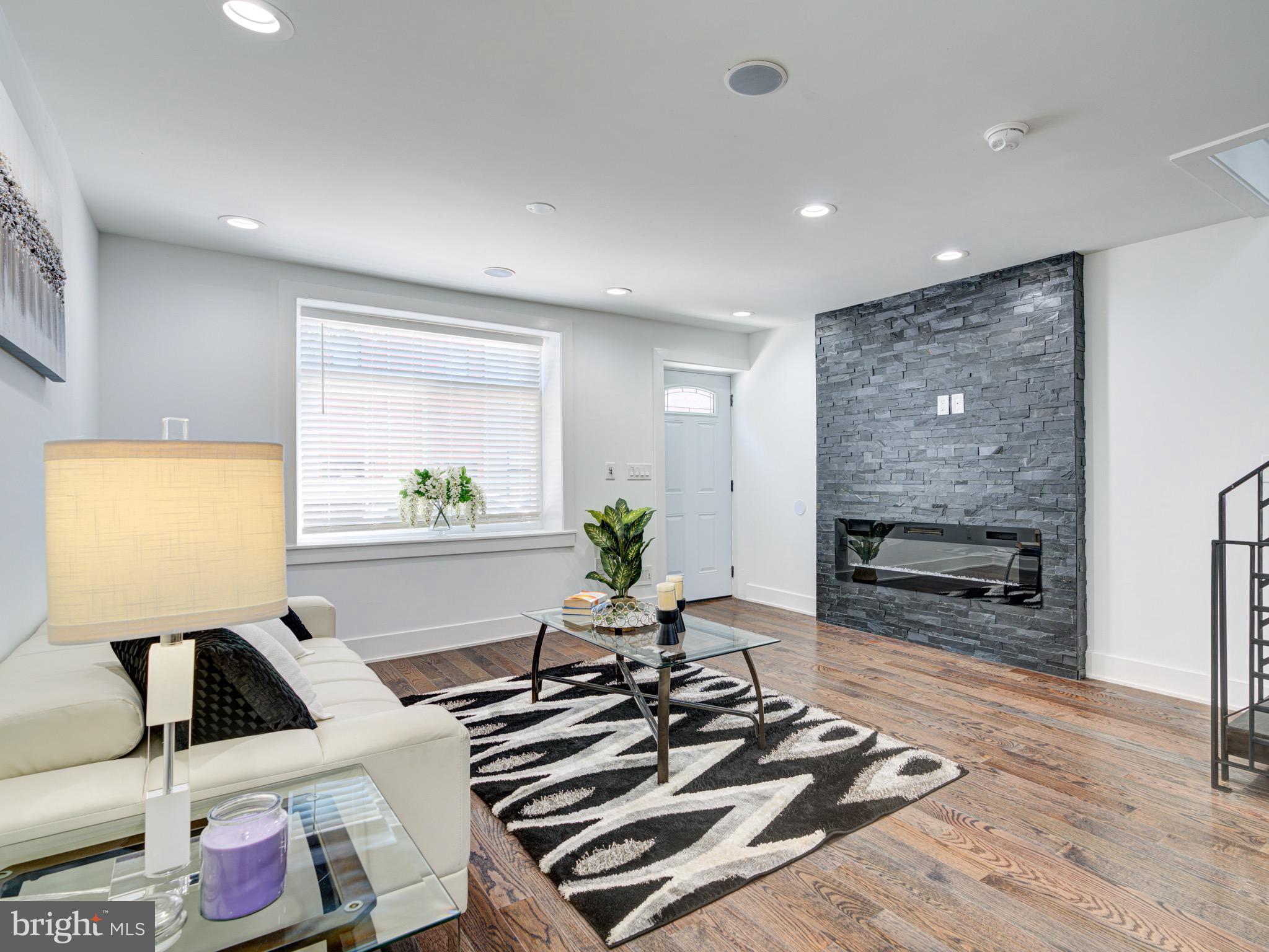 PORT RICHMOND - Residential