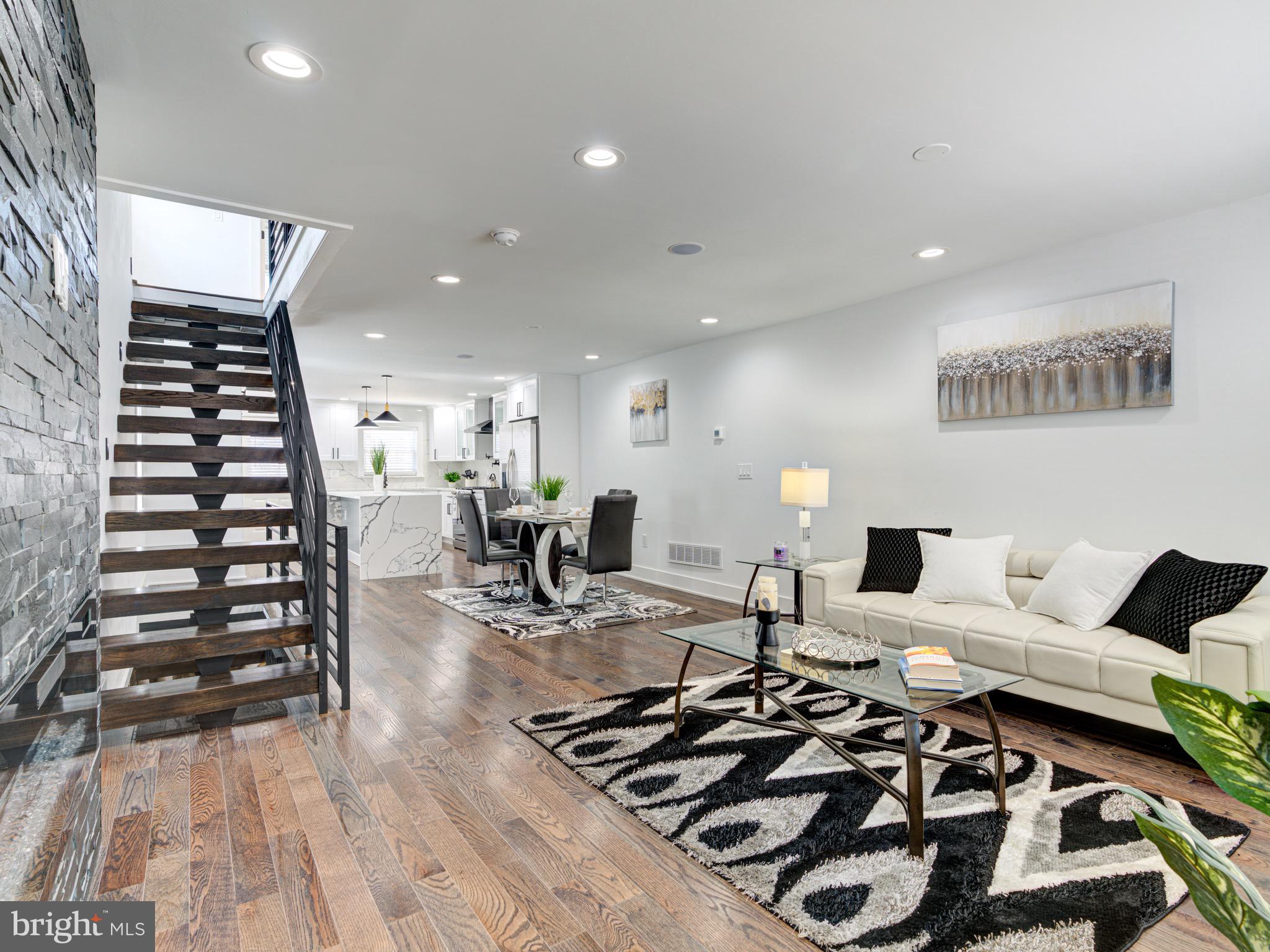 PORT RICHMOND - Residential