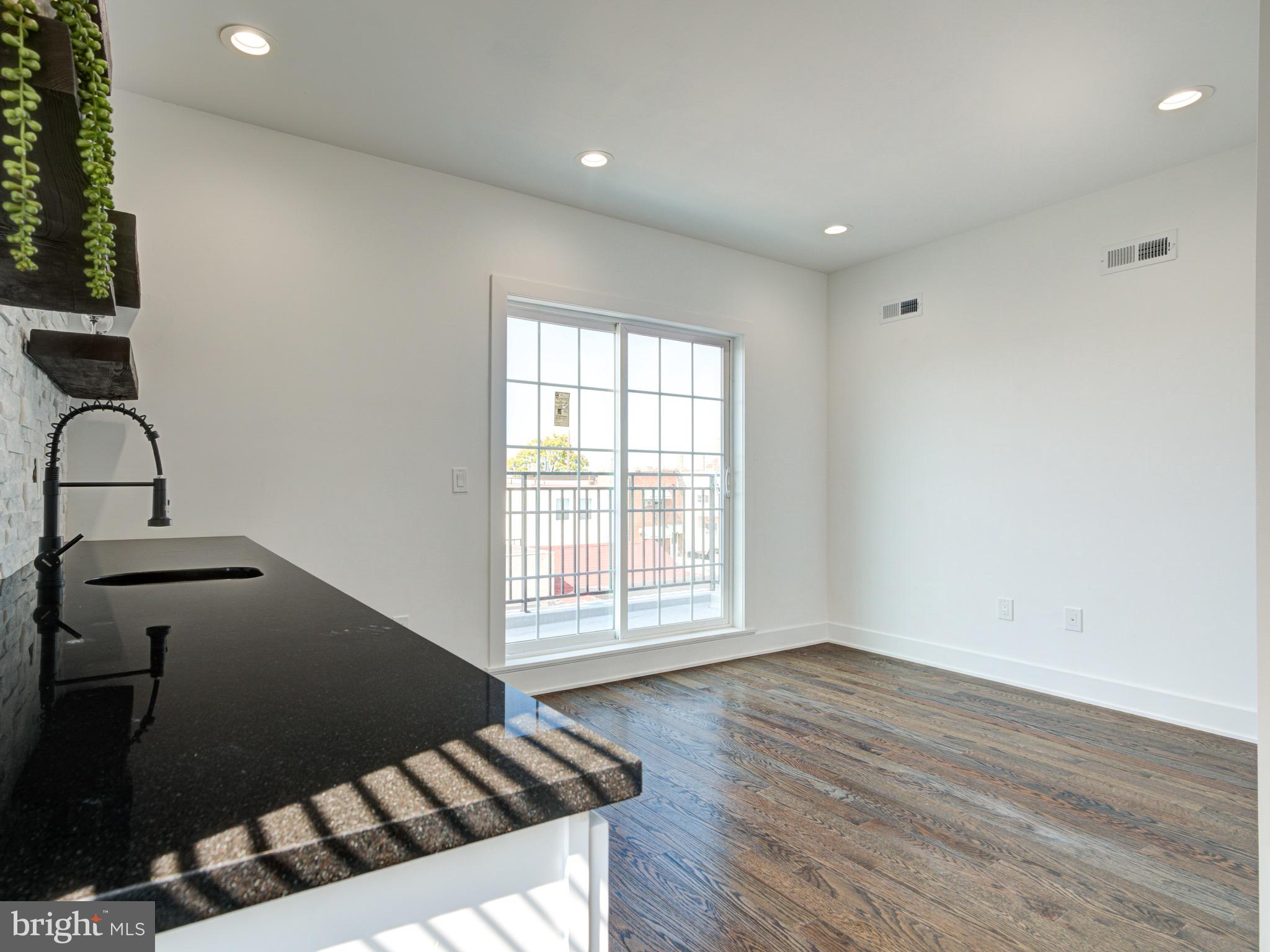 PORT RICHMOND - Residential