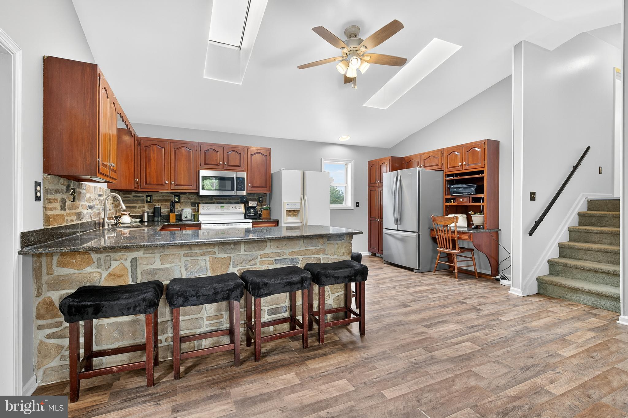 602 GREENVIEW DRIVE