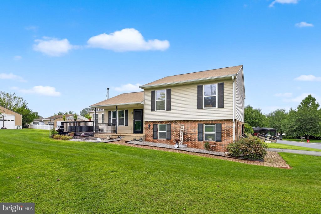 Photo of 602 Greenview Drive, DENVER, PA 17517 (MLS # PALA2075200)