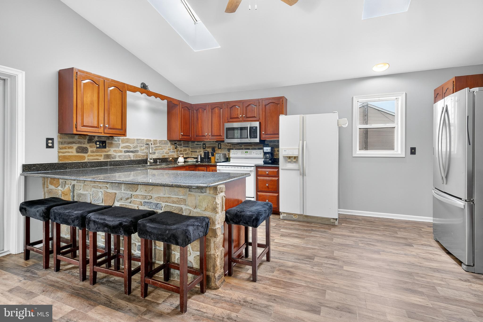 602 GREENVIEW DRIVE