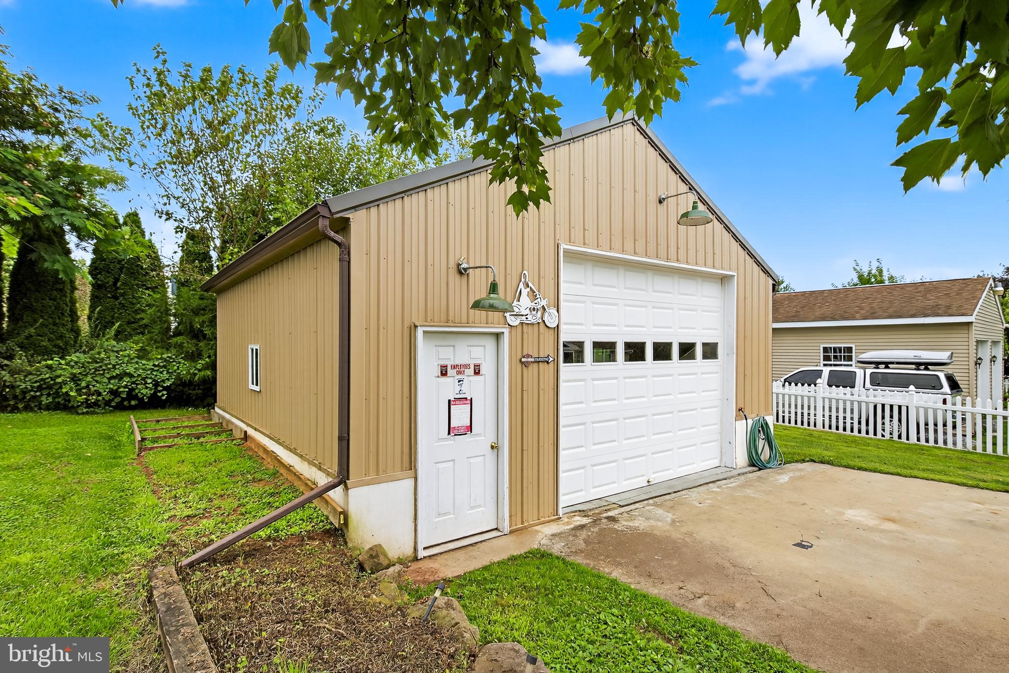 602 GREENVIEW DRIVE