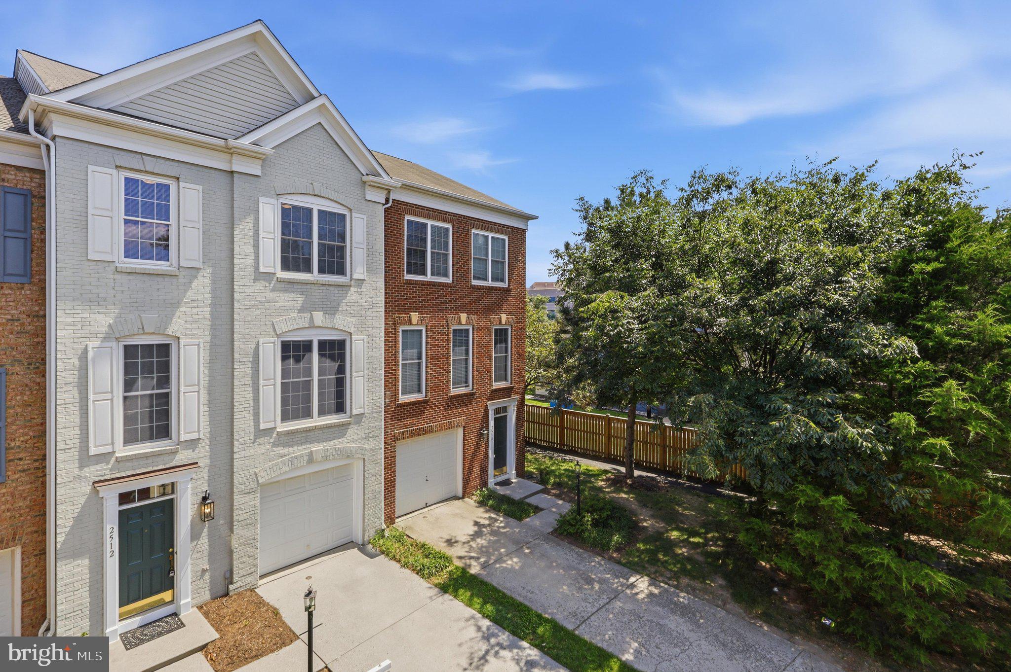 2512 TERRA COTTA CIRCLE