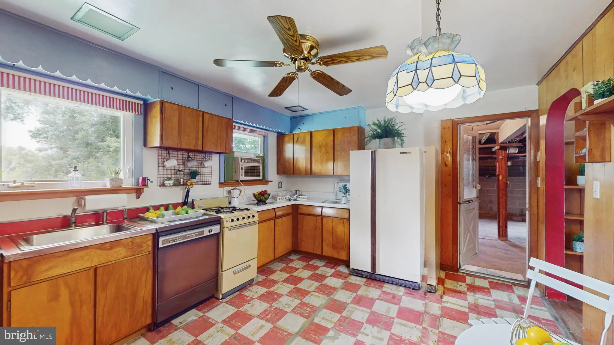 West Chester, Pennsylvania 19380, United States, 3 Bedrooms Bedrooms, ,1 BathroomBathrooms,Residential,Pending,161627