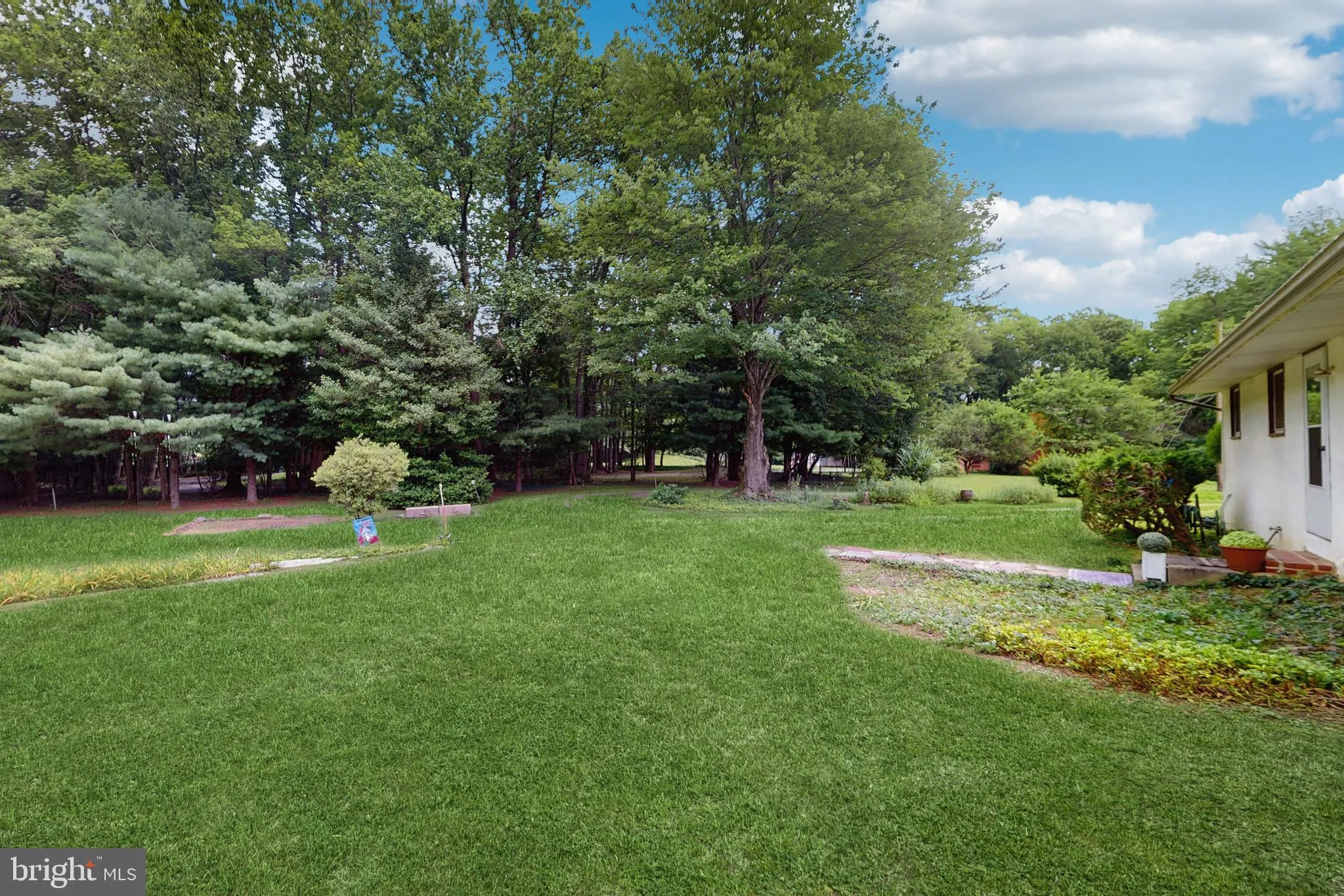 West Chester, Pennsylvania 19380, United States, 3 Bedrooms Bedrooms, ,1 BathroomBathrooms,Residential,Pending,161627