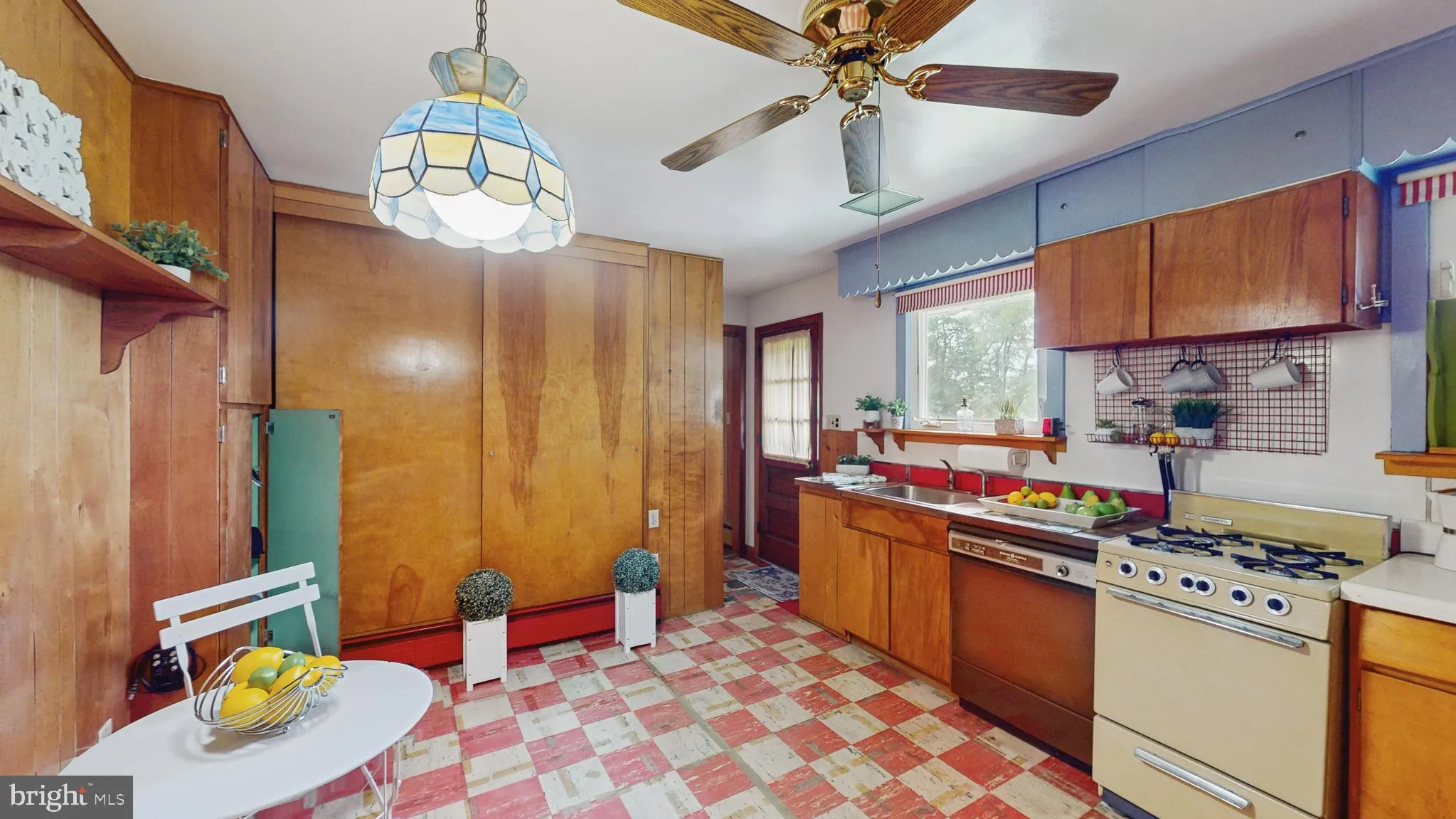 West Chester, Pennsylvania 19380, United States, 3 Bedrooms Bedrooms, ,1 BathroomBathrooms,Residential,Pending,161627