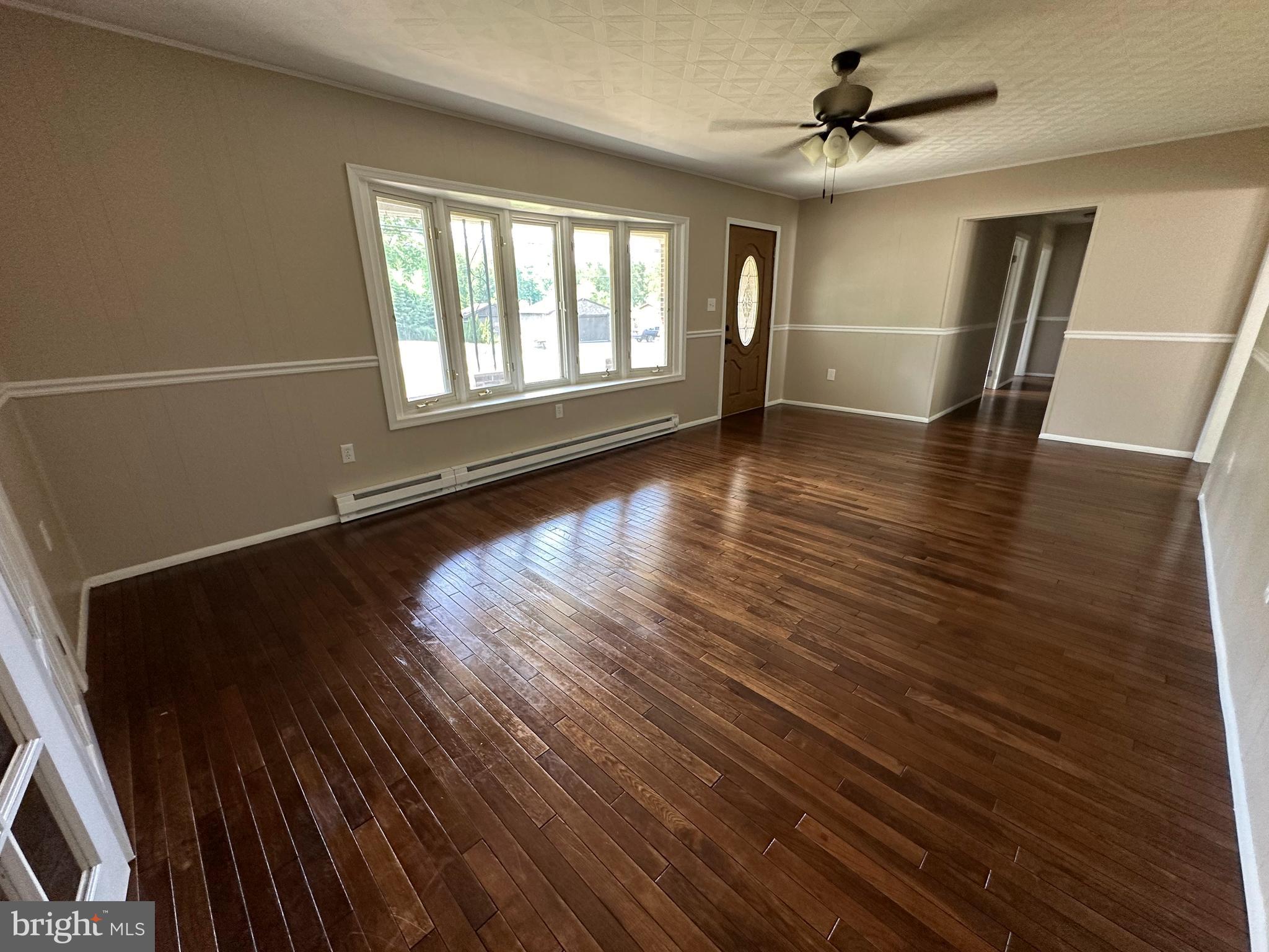 ROCKVILLE - Residential