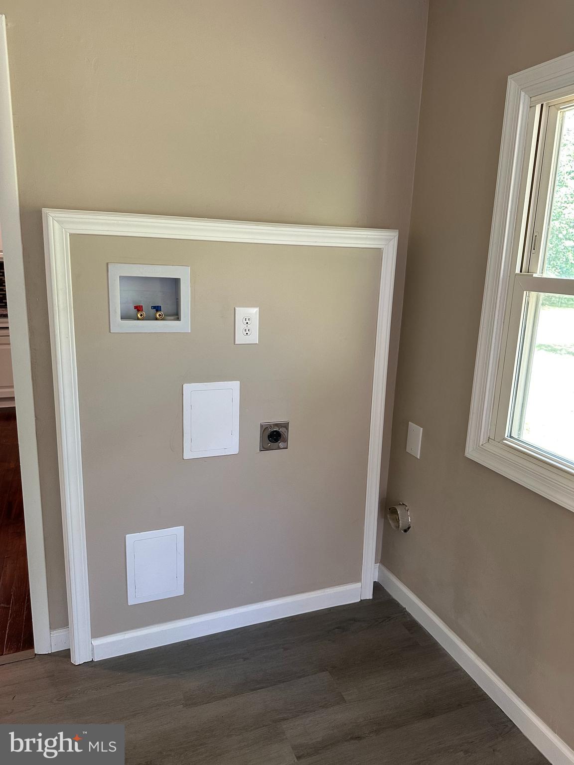 ROCKVILLE - Residential