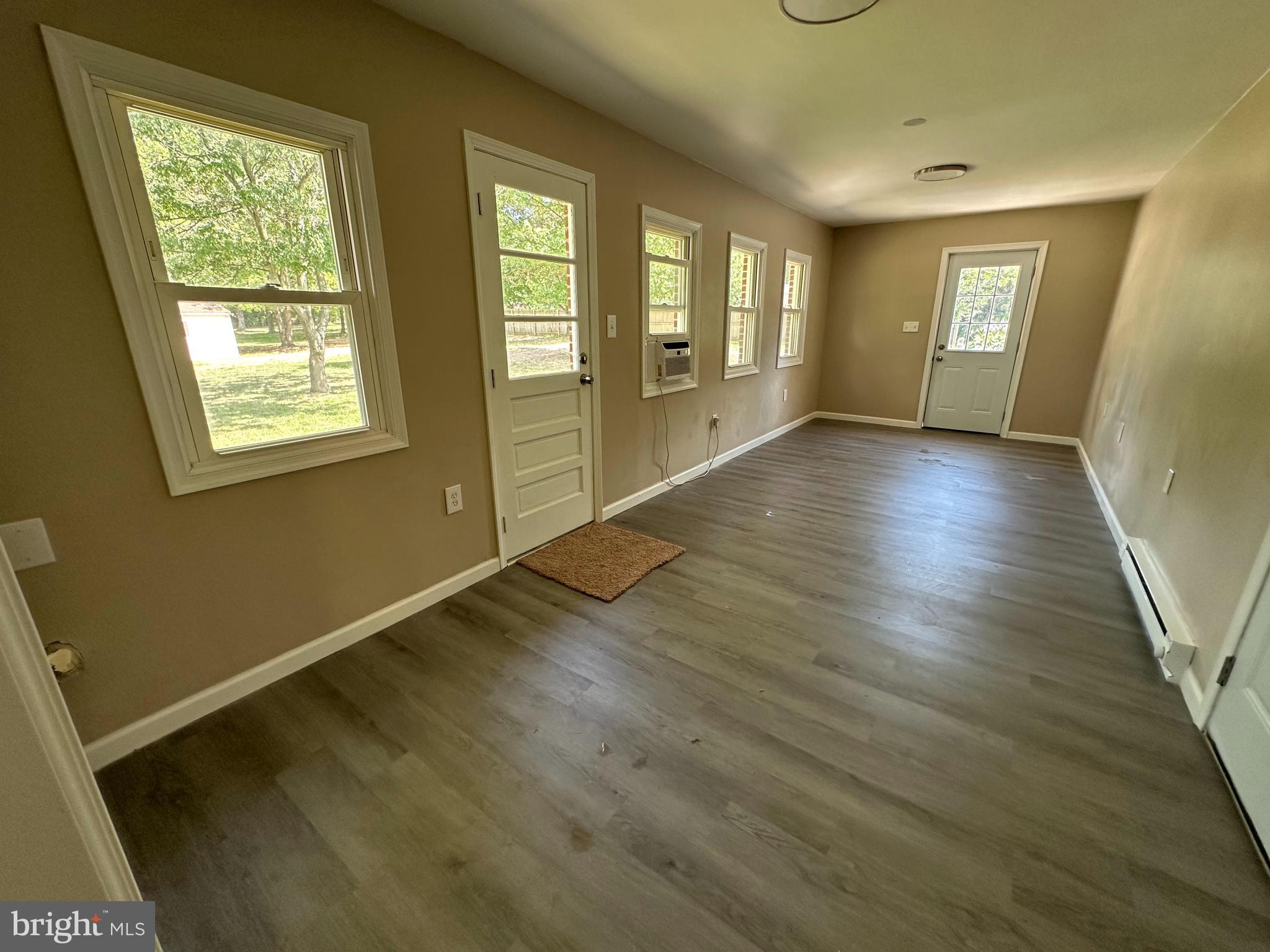 ROCKVILLE - Residential