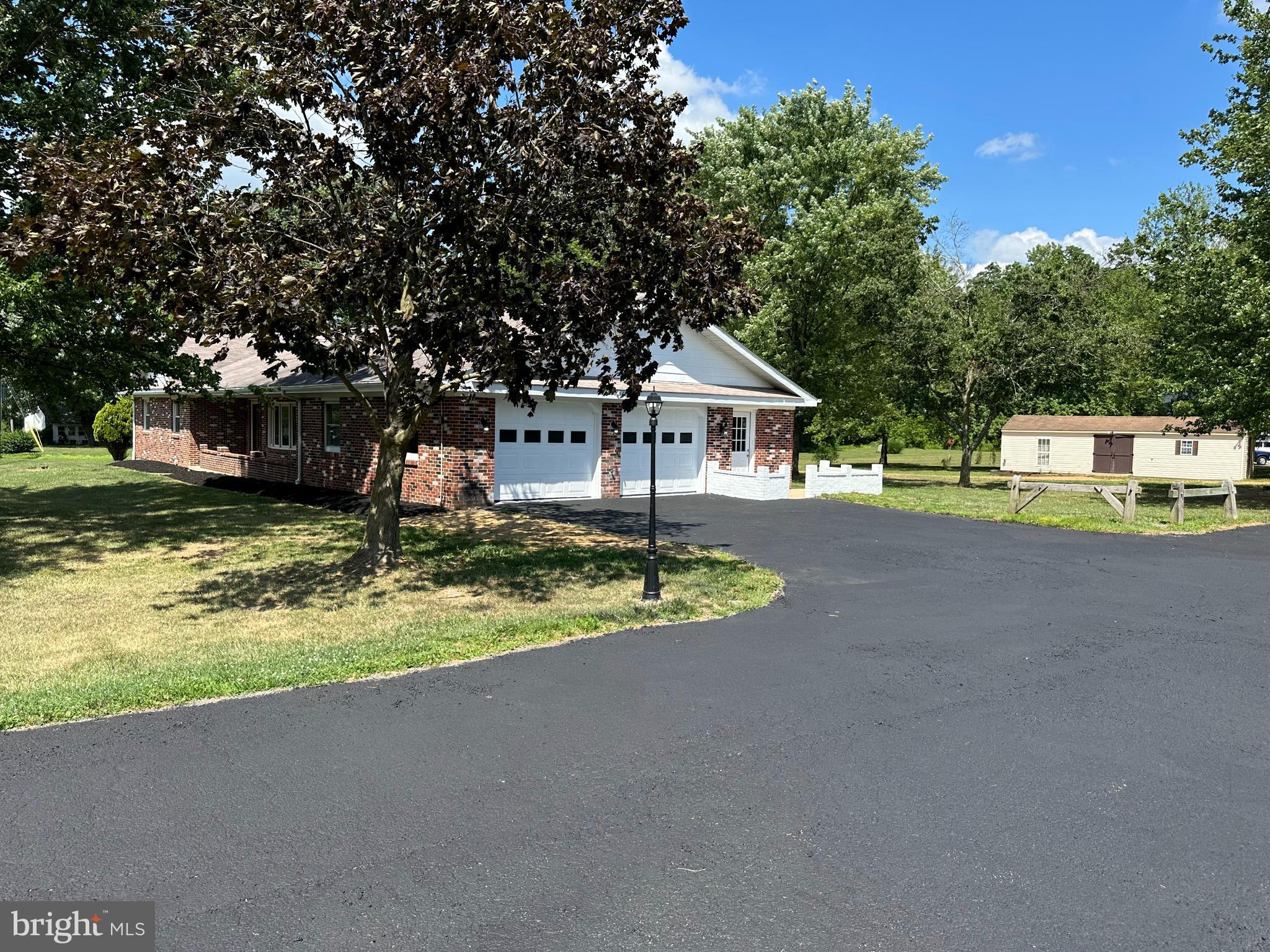 ROCKVILLE - Residential