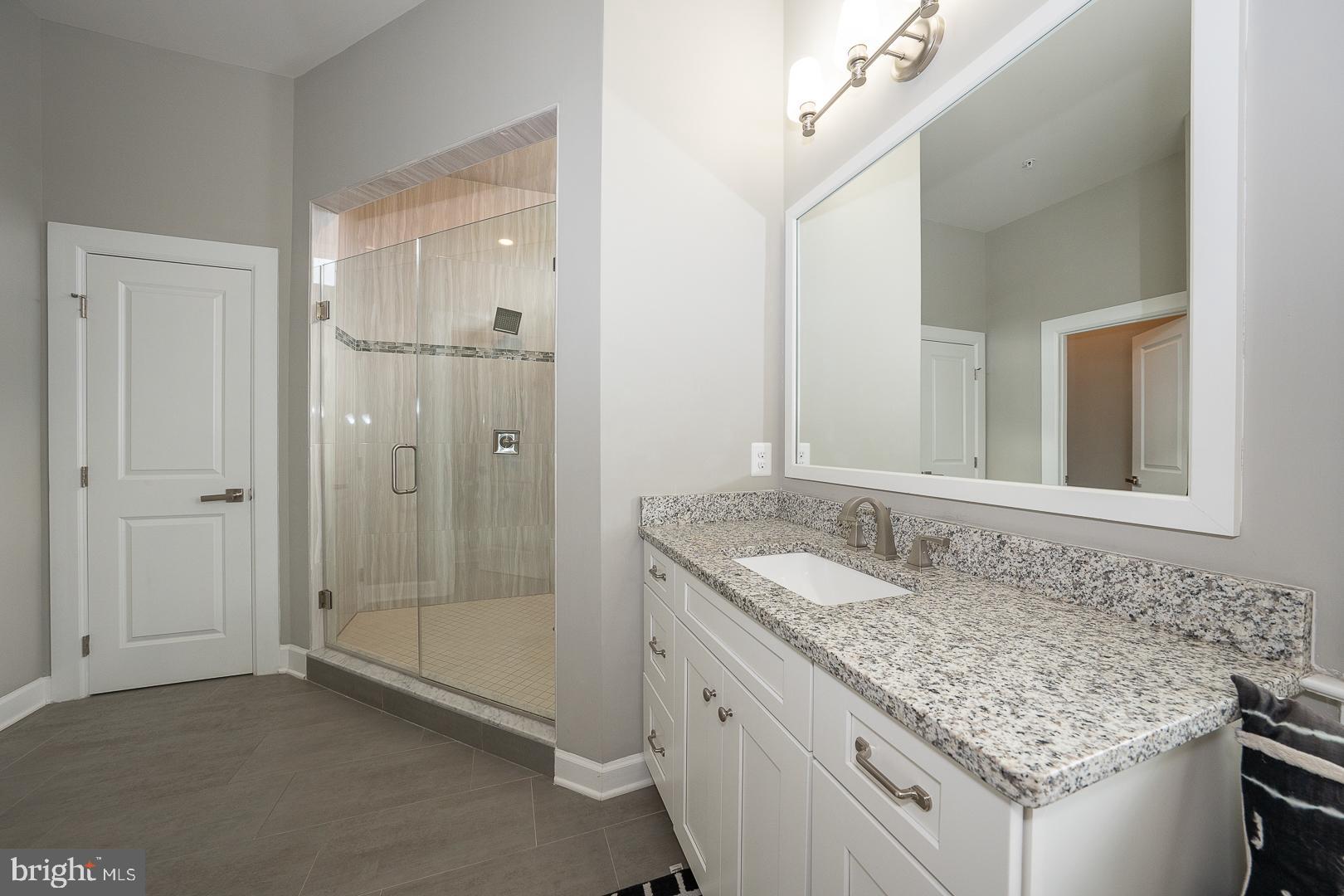 WAYNE GLEN - Residential