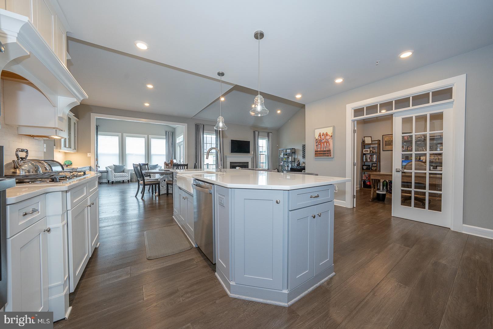 WAYNE GLEN - Residential