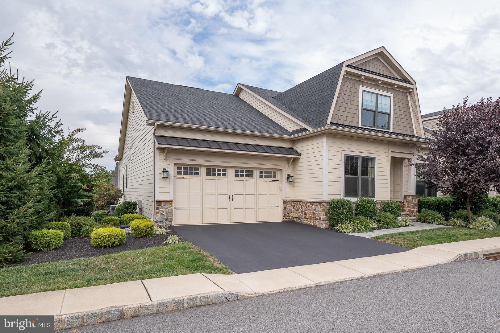 WAYNE GLEN - Residential