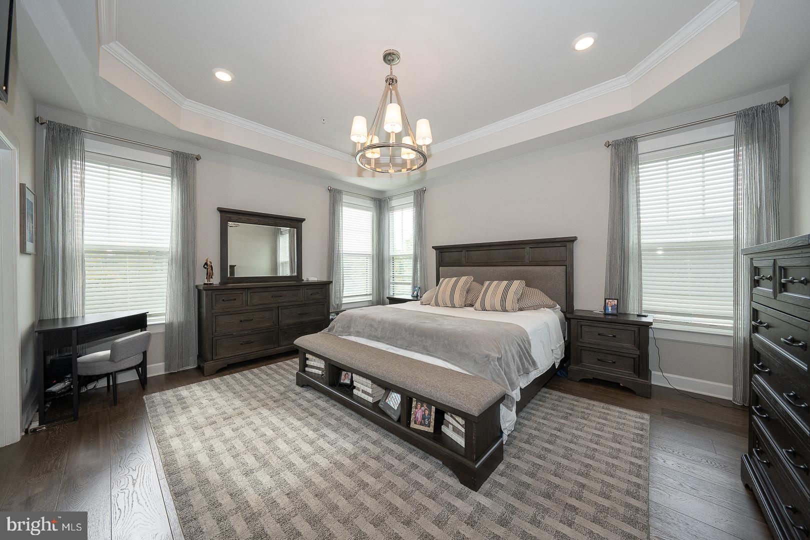 WAYNE GLEN - Residential