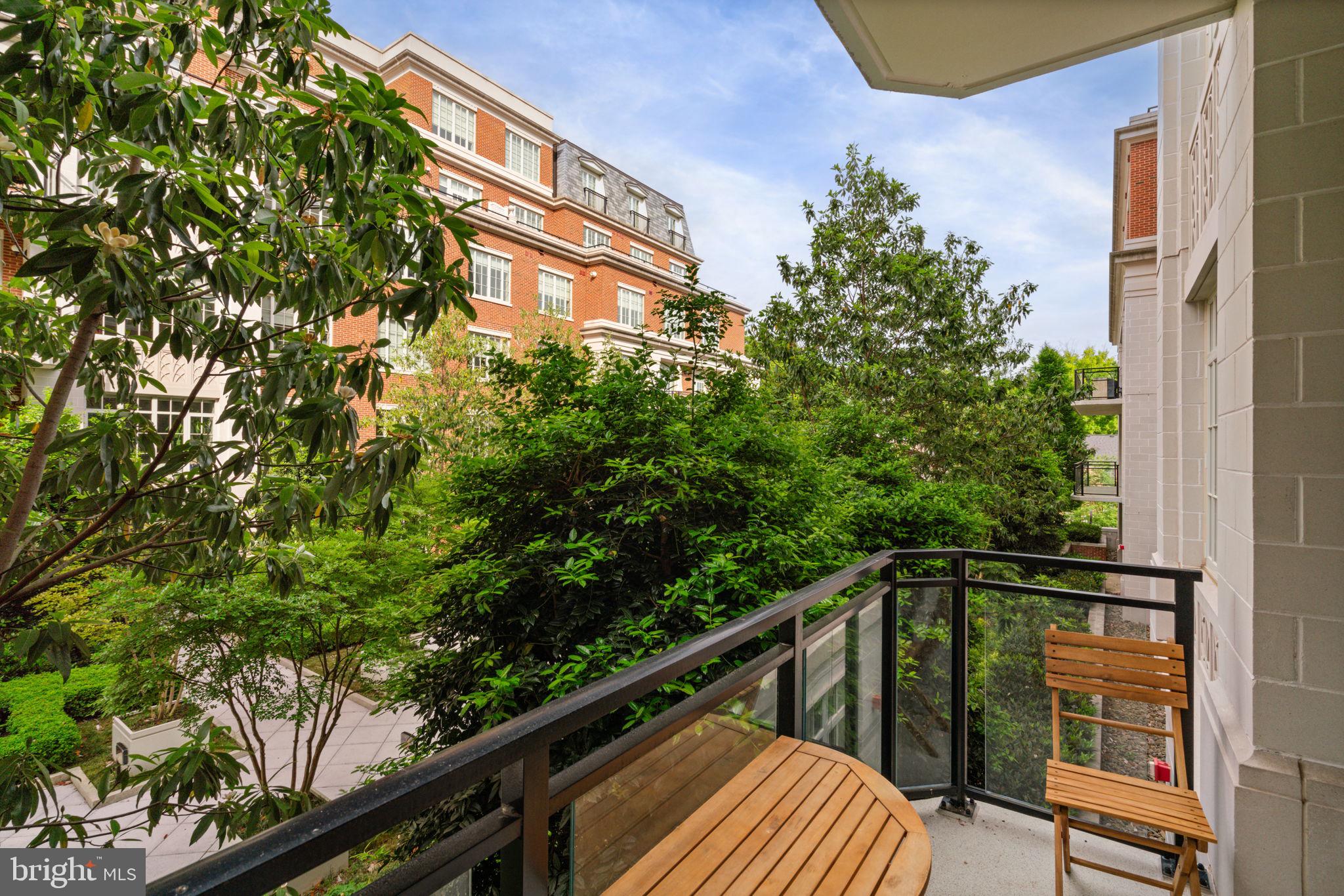 THE SIGNET - Residential