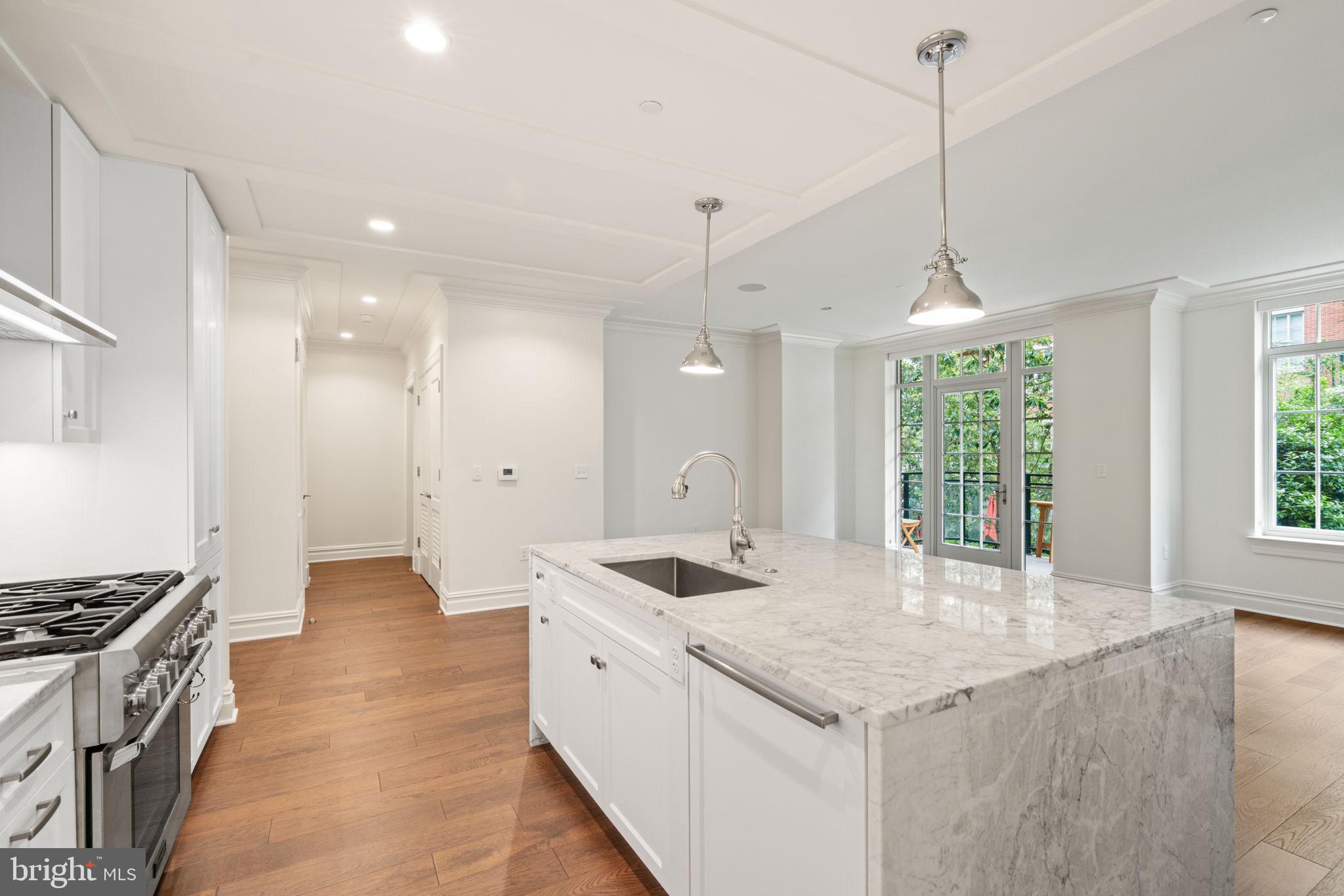 THE SIGNET - Residential