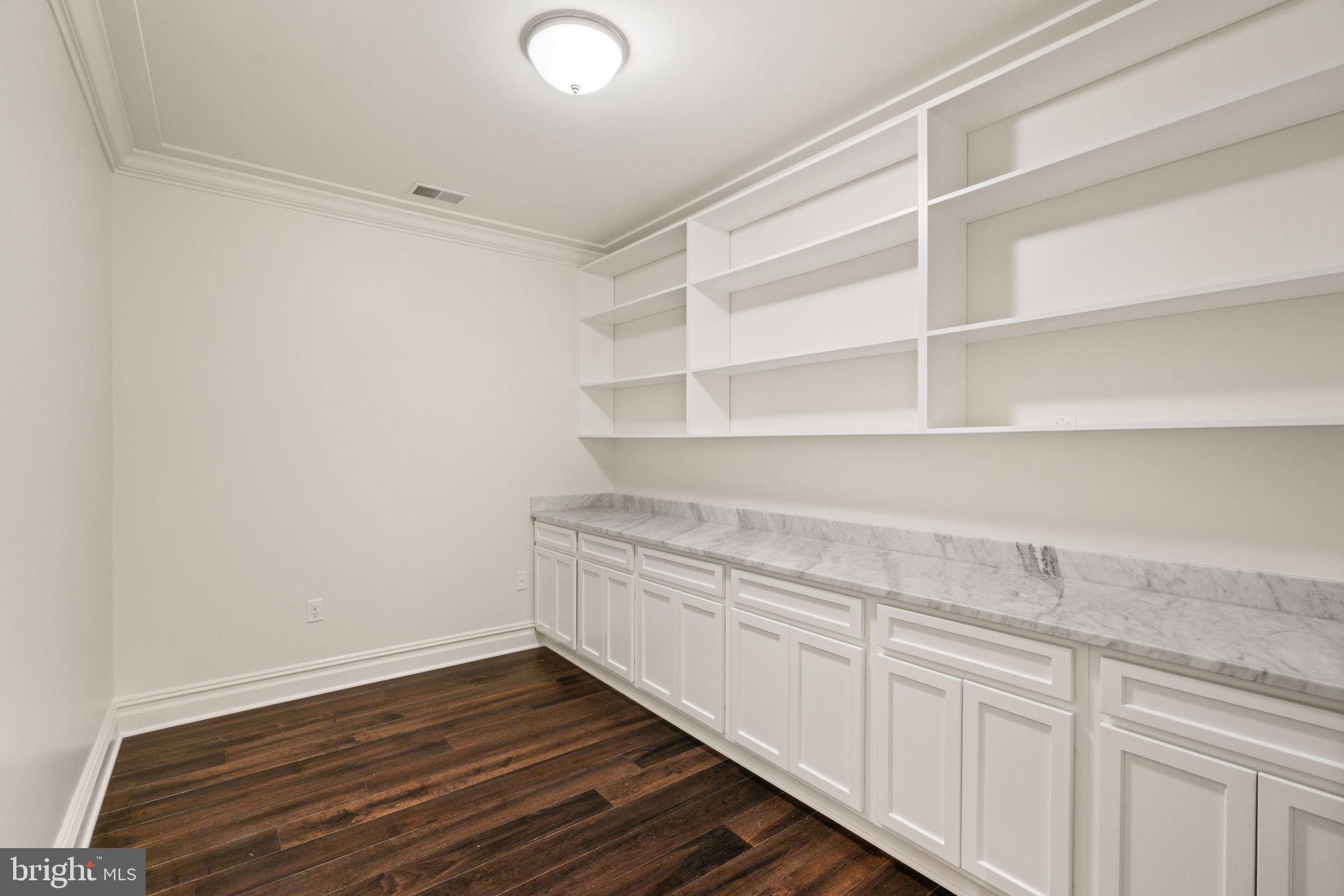 THE SIGNET - Residential