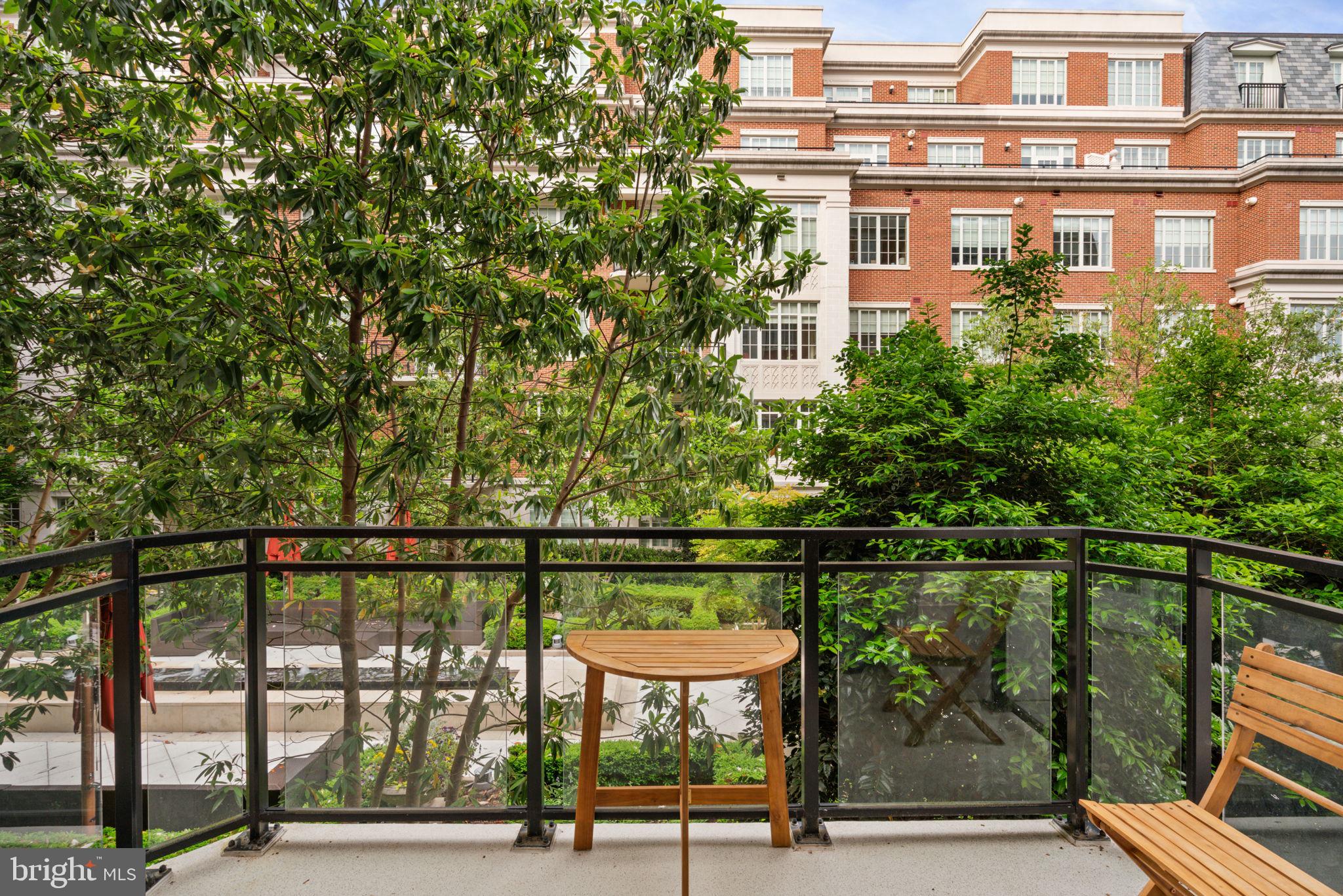 THE SIGNET - Residential