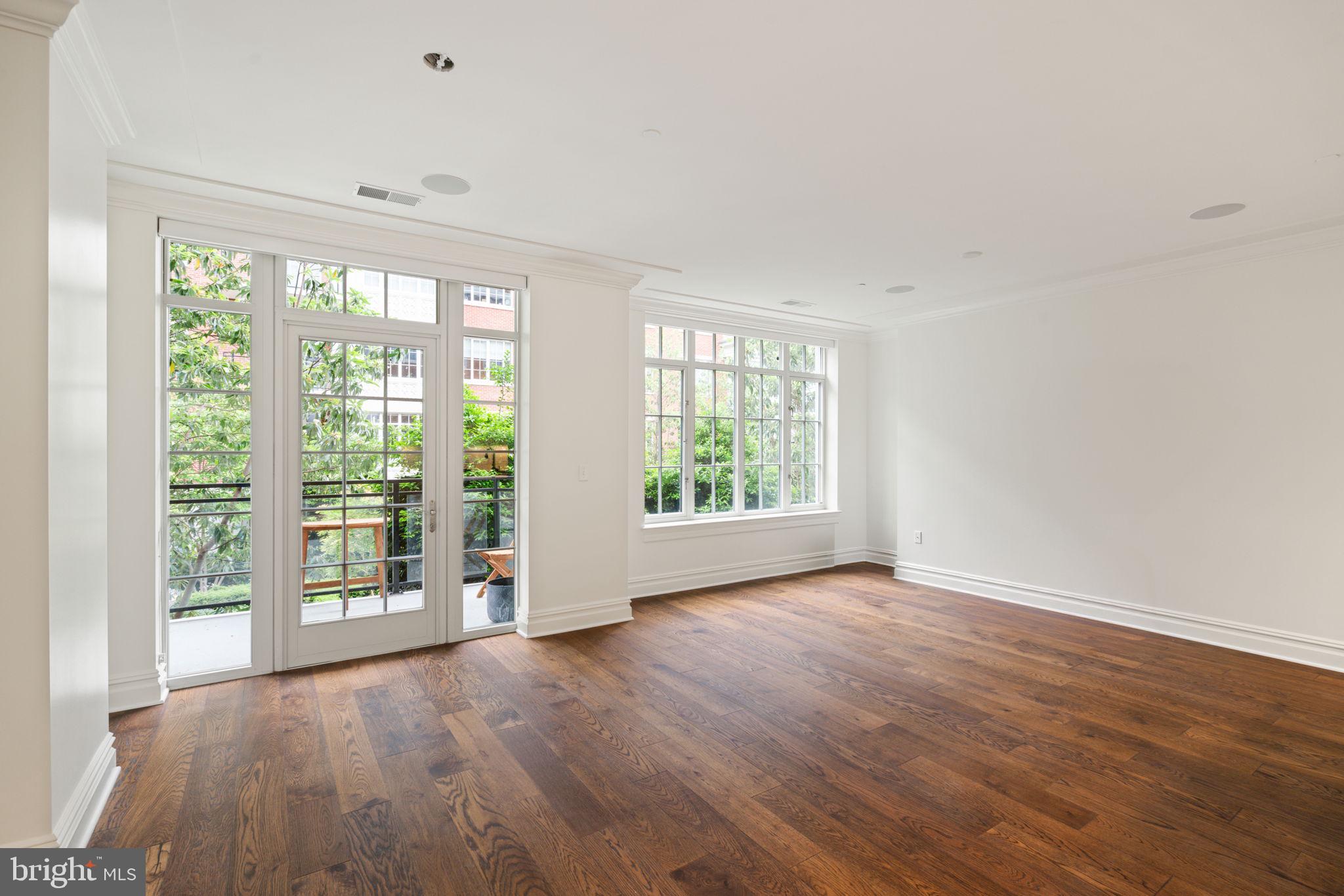 THE SIGNET - Residential