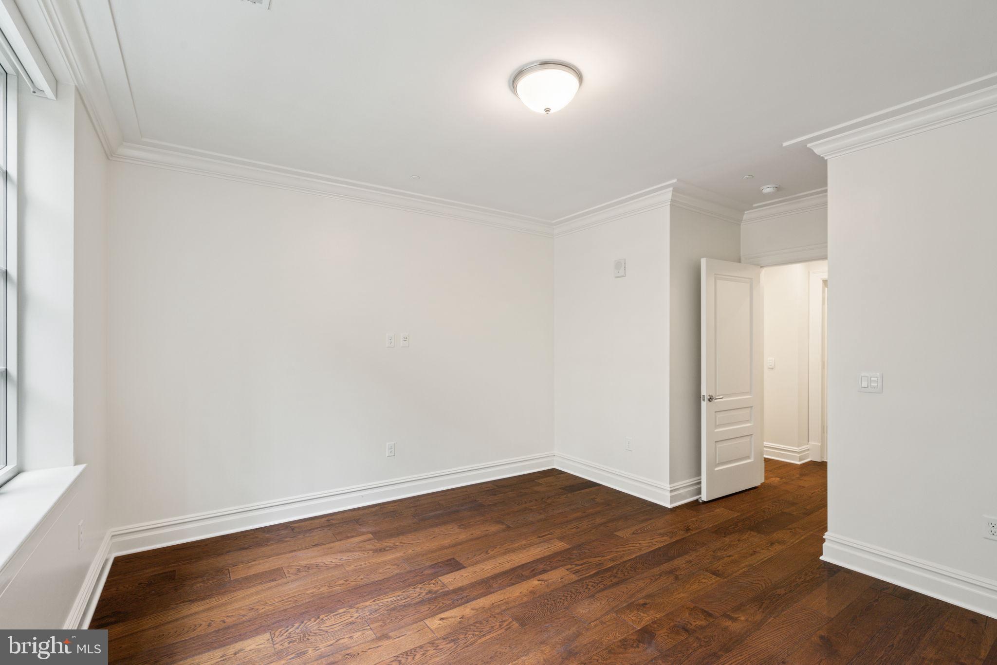 THE SIGNET - Residential