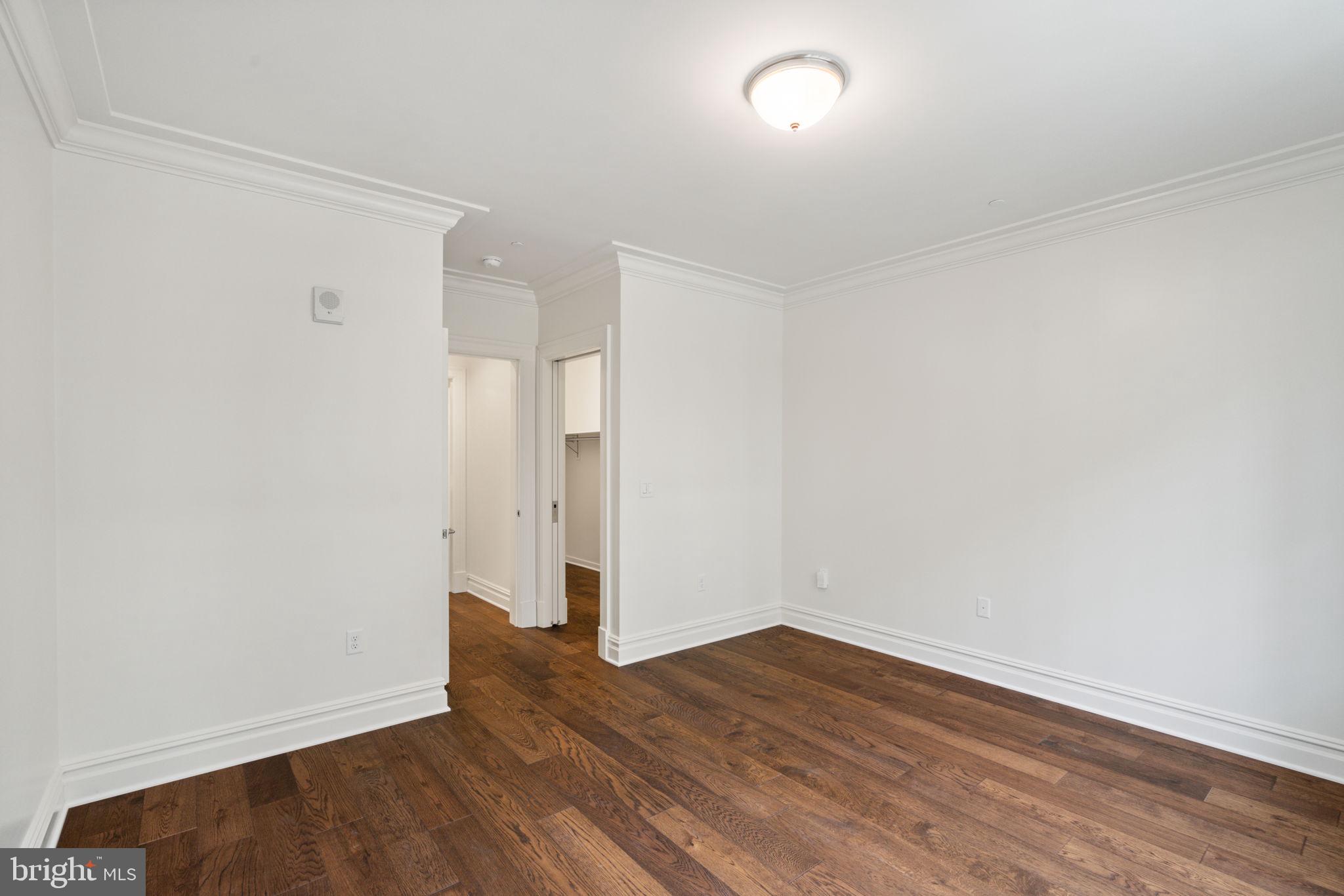 THE SIGNET - Residential