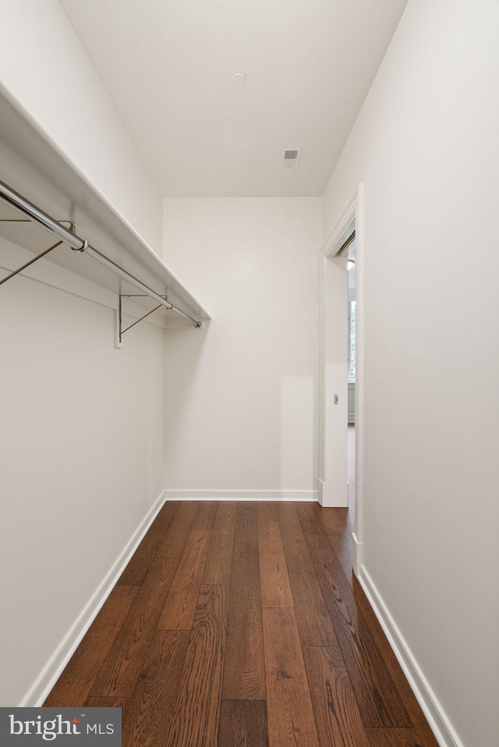 THE SIGNET - Residential