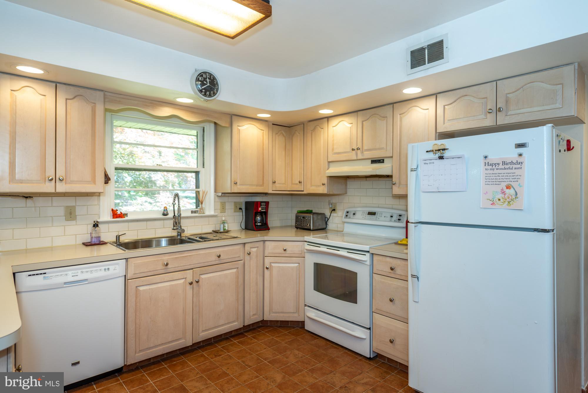 BEVERLY ESTATES - Residential