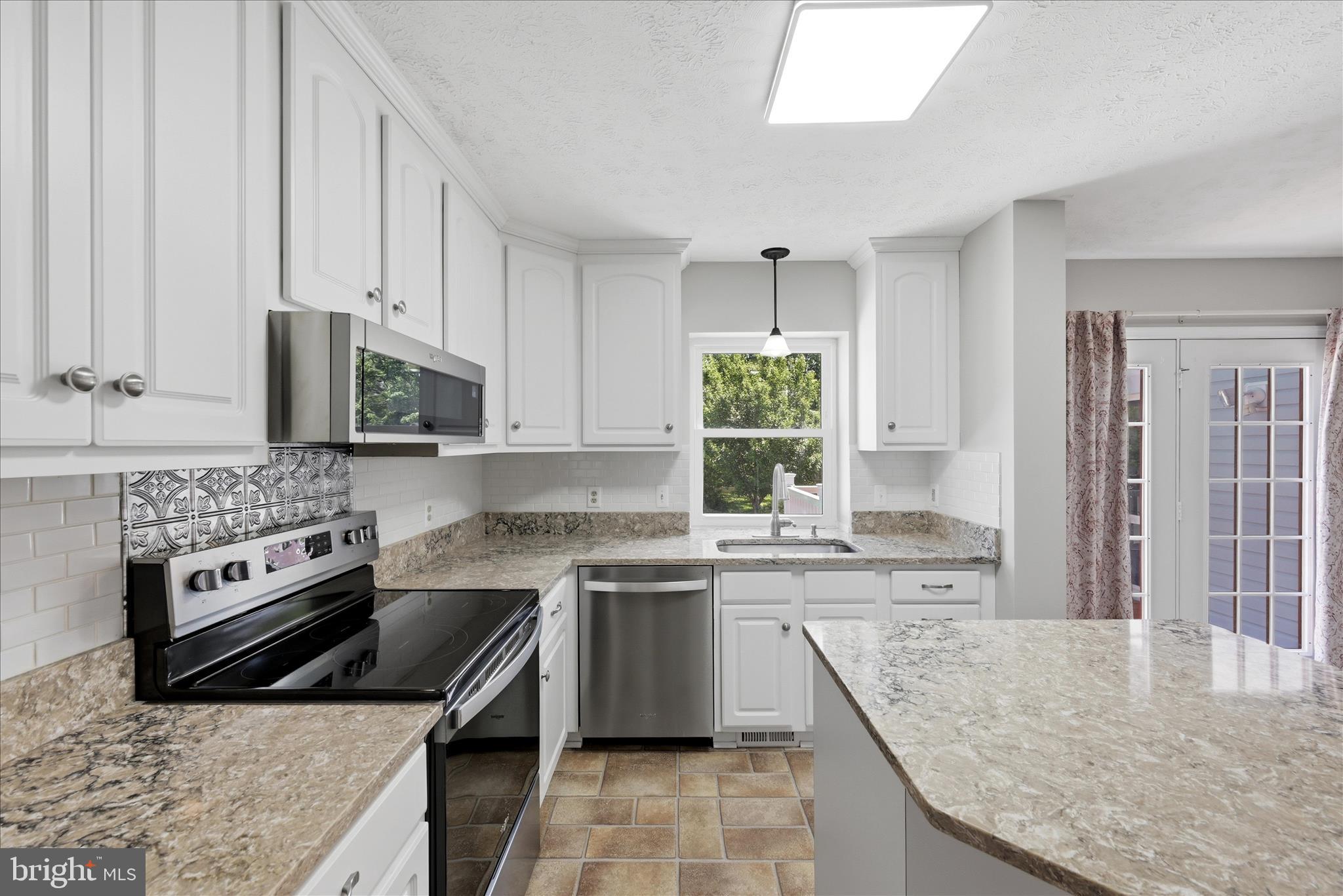 BATTLEFIELD ESTATES - Residential