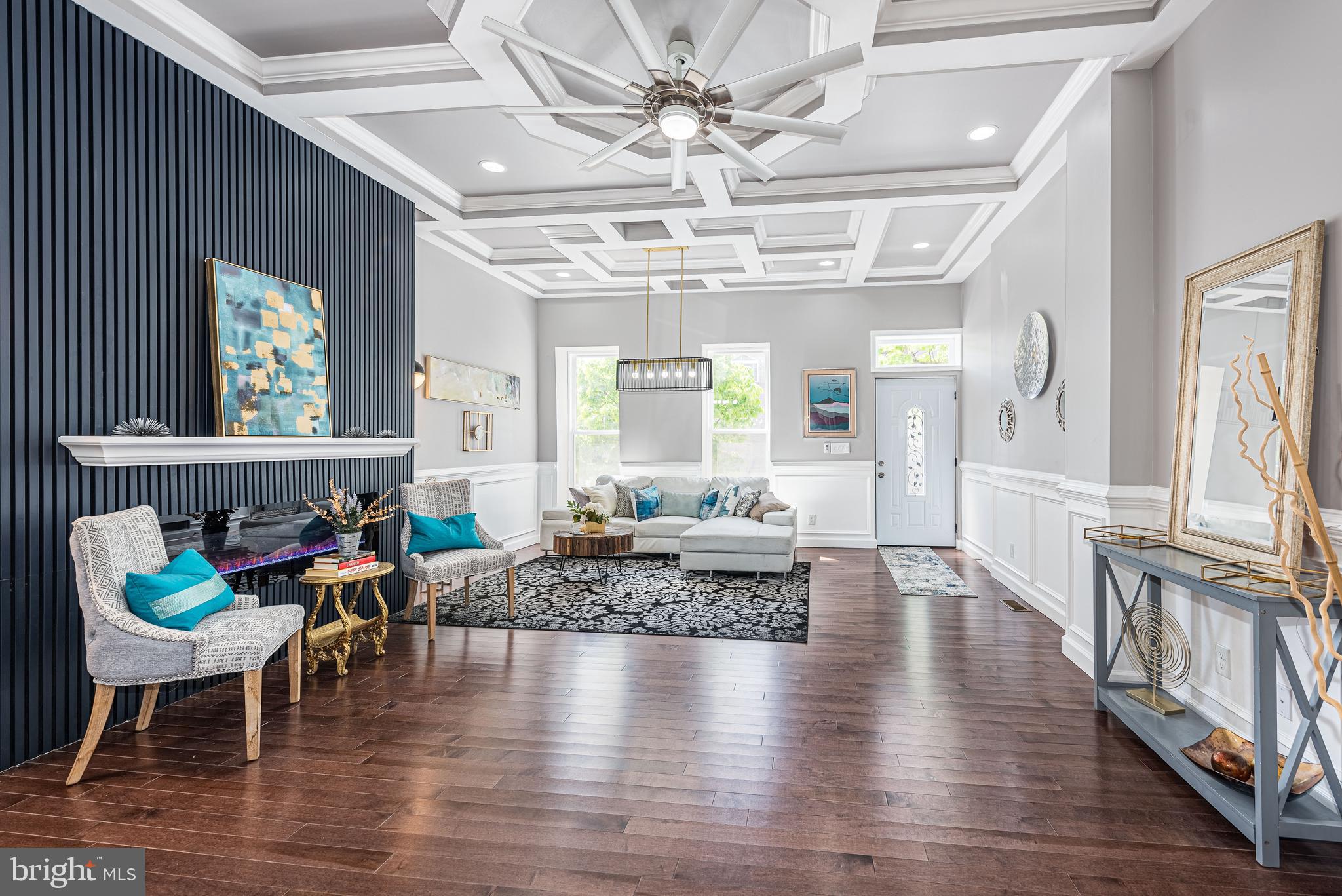 HOLLINS MARKET - Residential