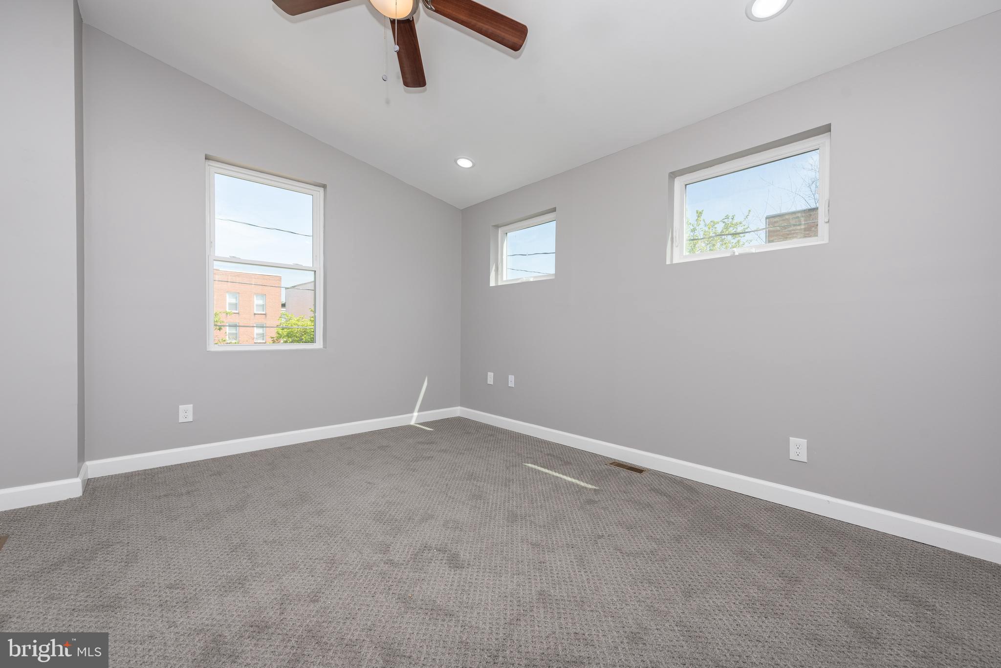 HOLLINS MARKET - Residential