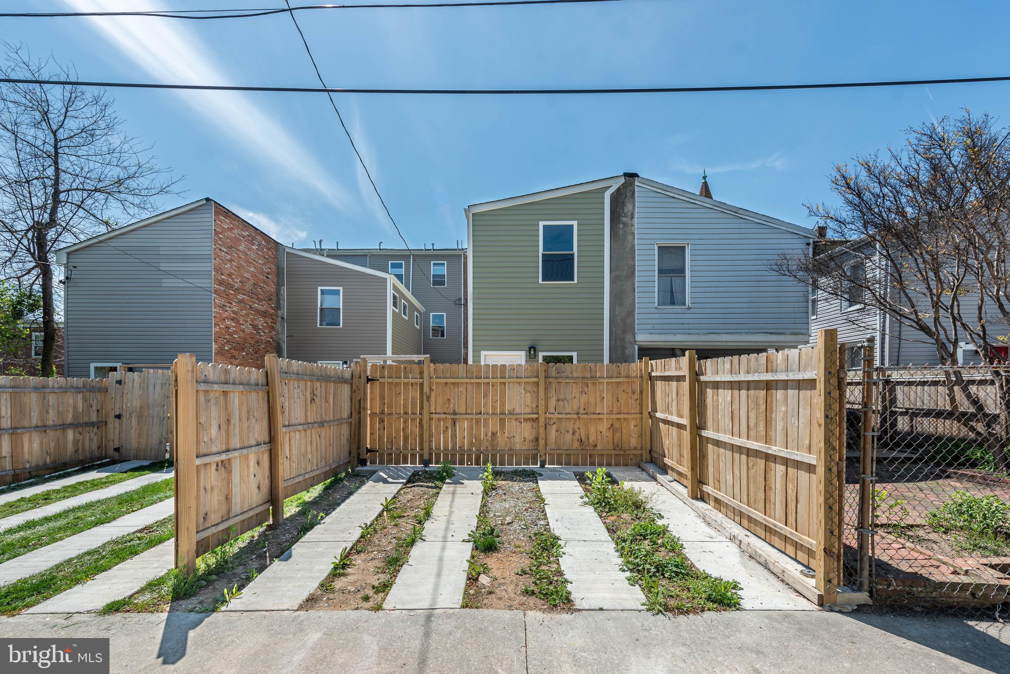 HOLLINS MARKET - Residential