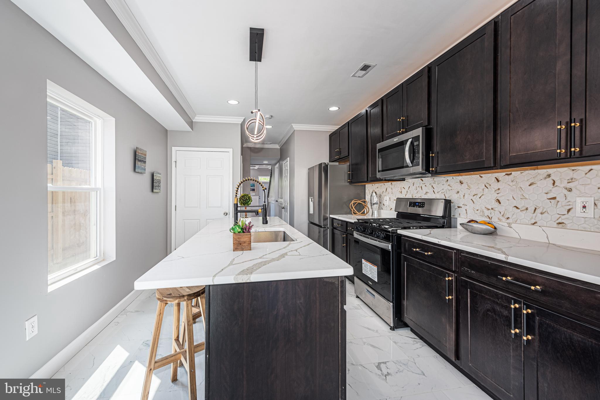 HOLLINS MARKET - Residential