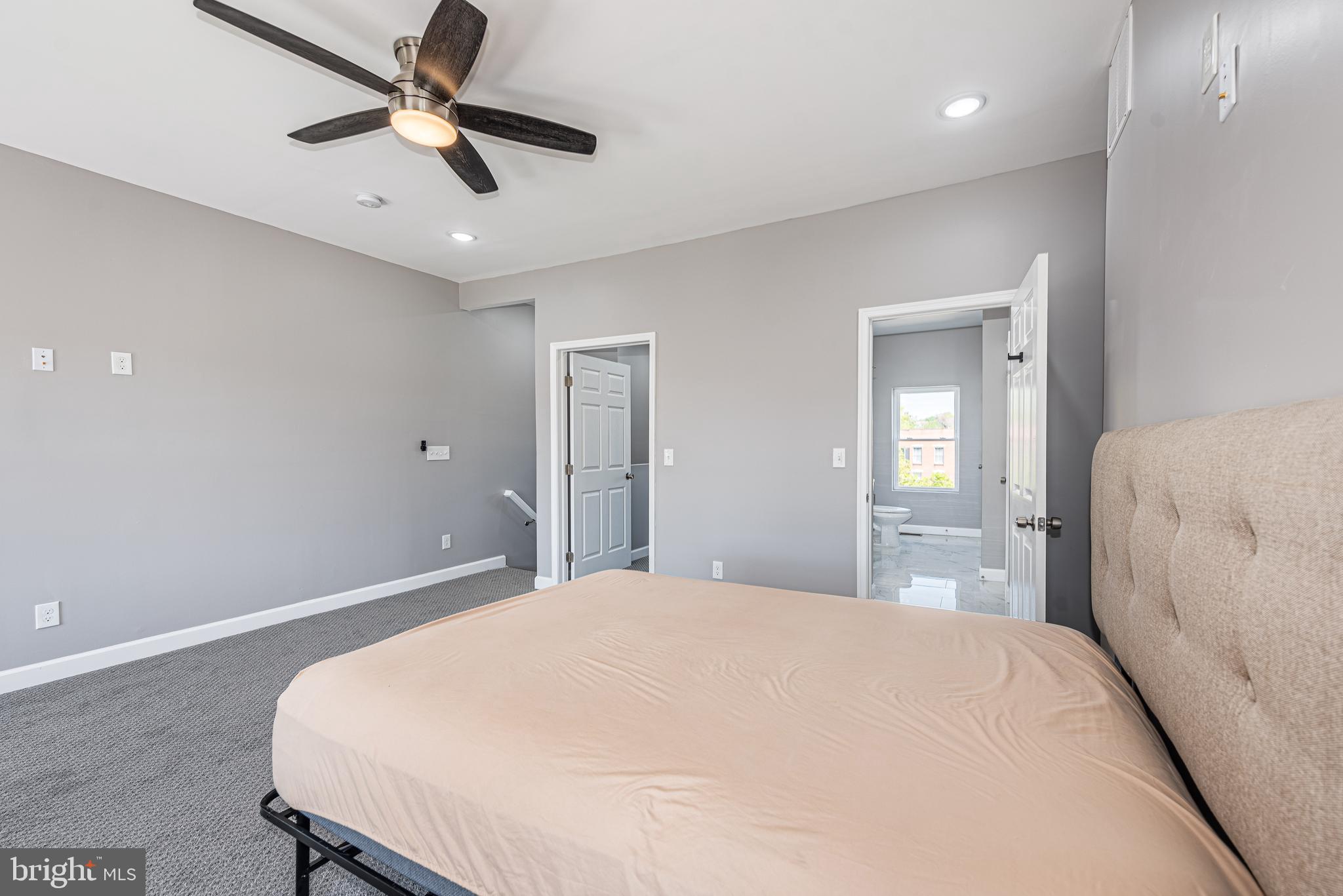 HOLLINS MARKET - Residential