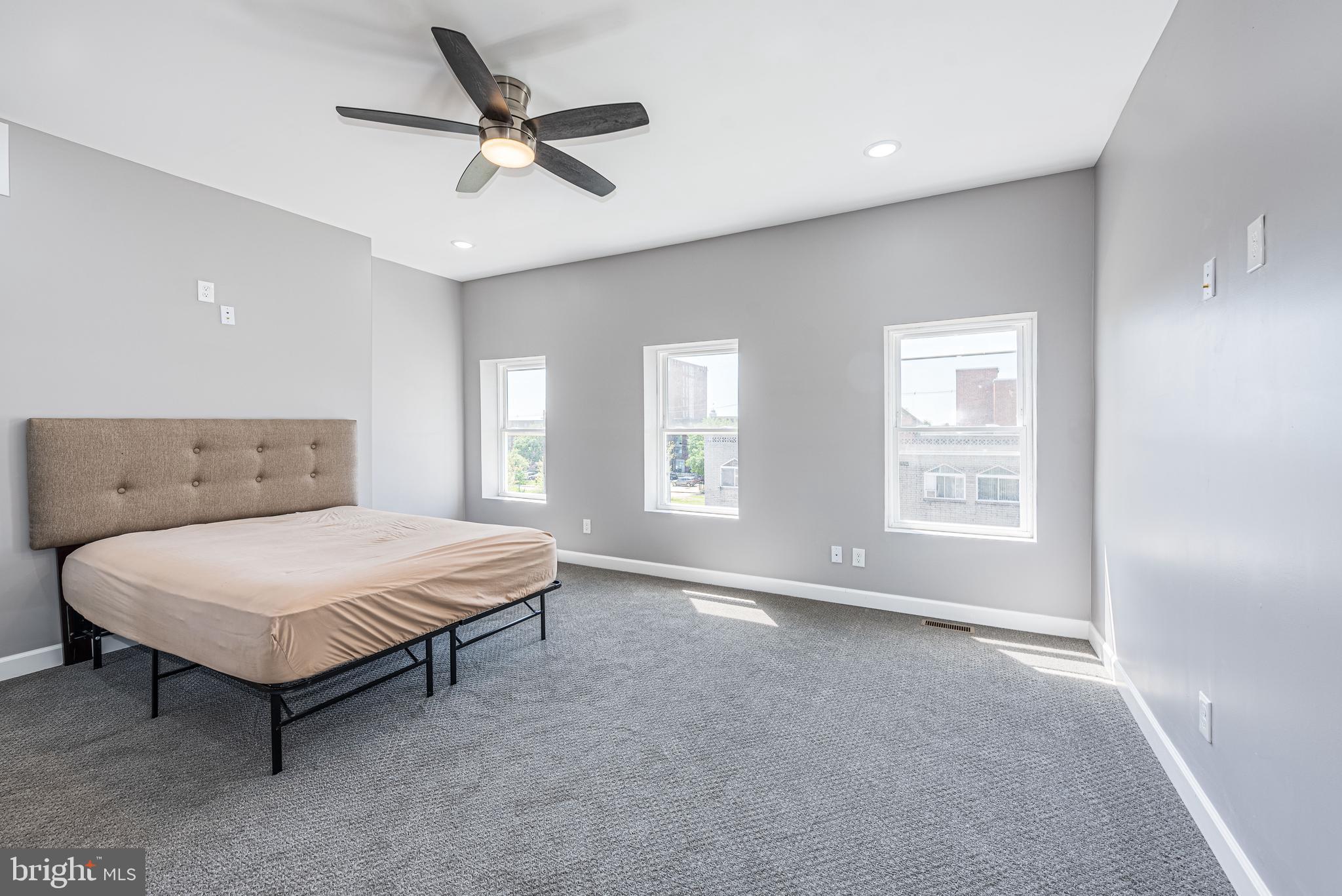 HOLLINS MARKET - Residential