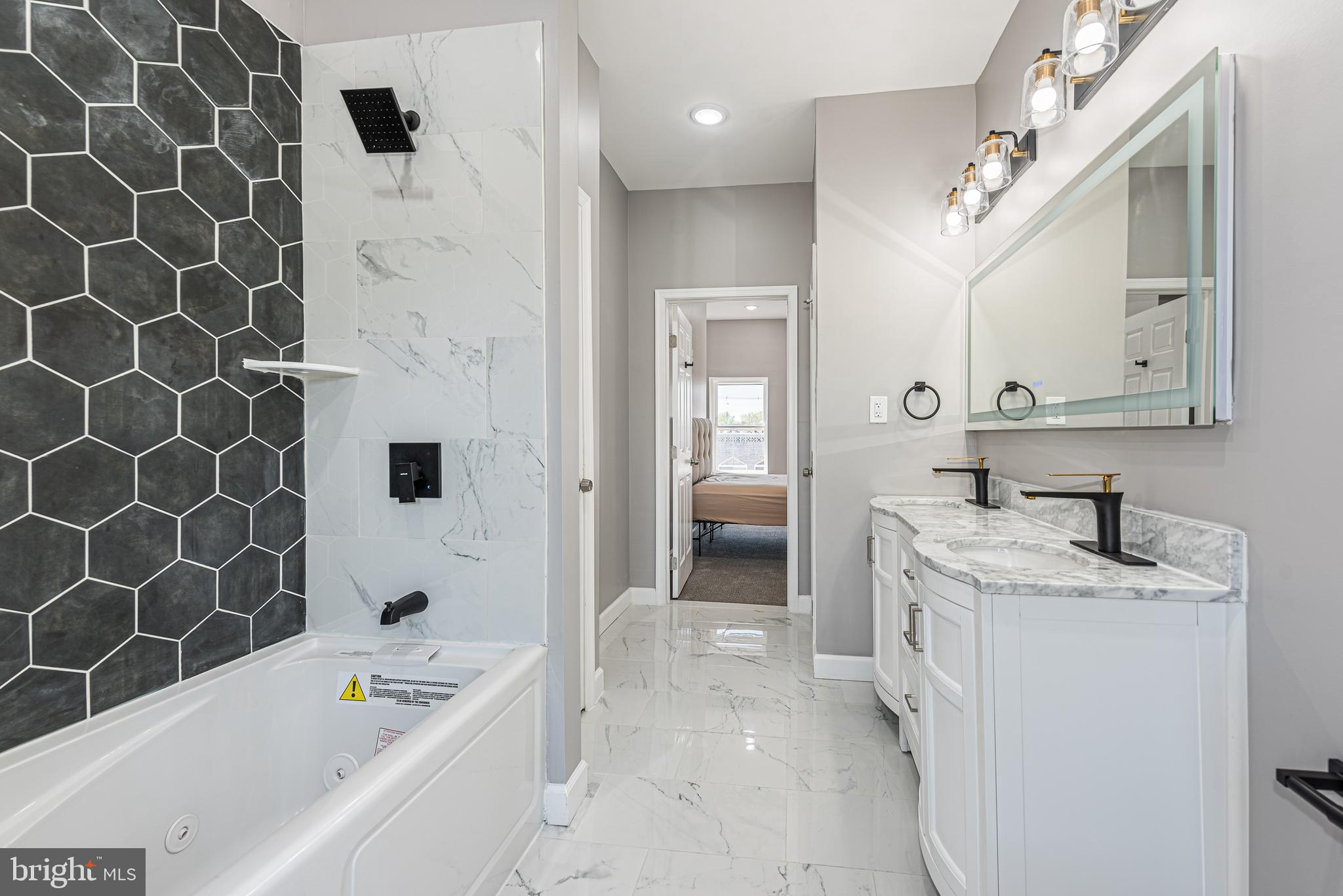 HOLLINS MARKET - Residential