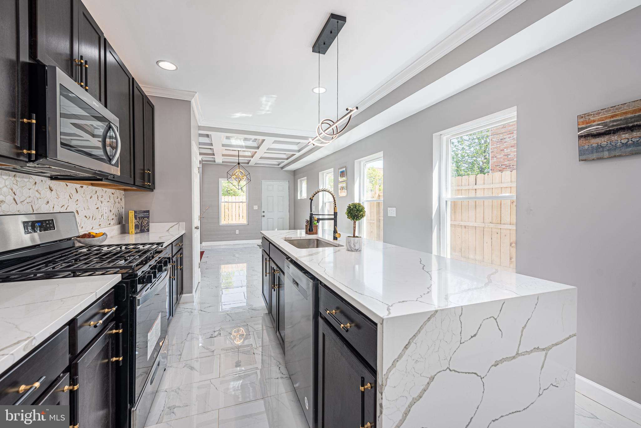 HOLLINS MARKET - Residential
