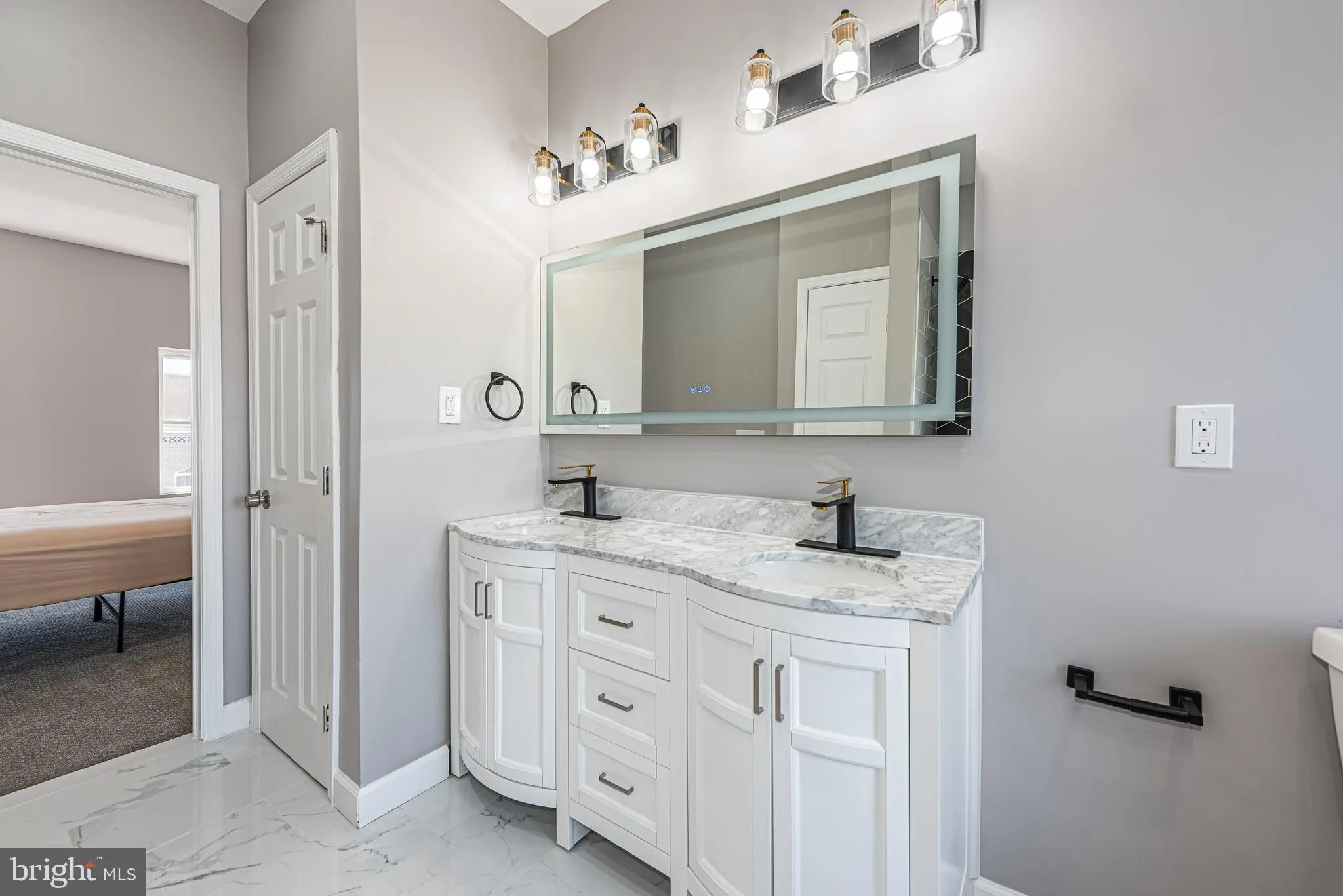Baltimore, Maryland 21223, United States, 5 Bedrooms Bedrooms, ,4 BathroomsBathrooms,Residential,Active,82324