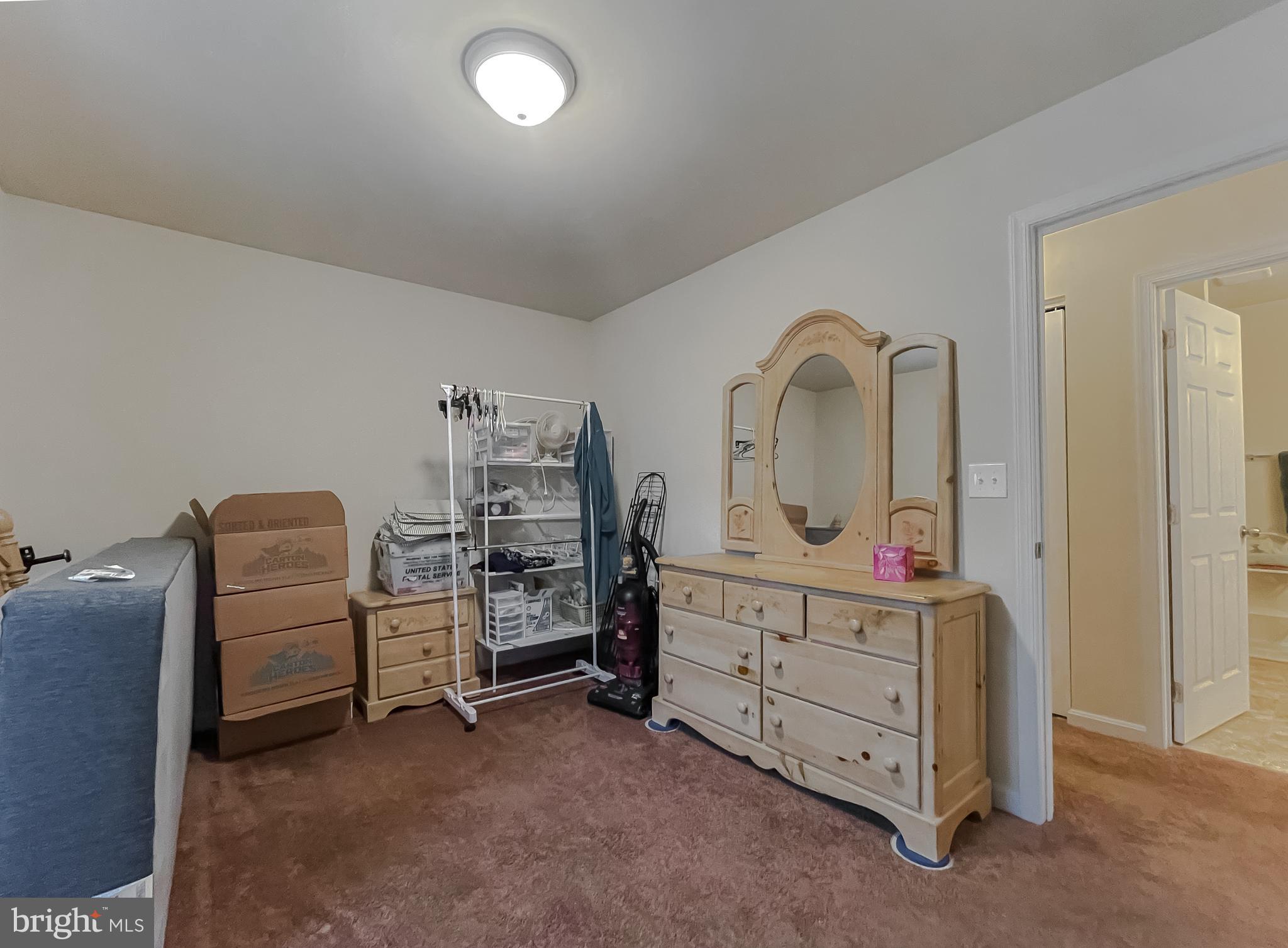 NEWTOWN VILLAGE SUB - Residential