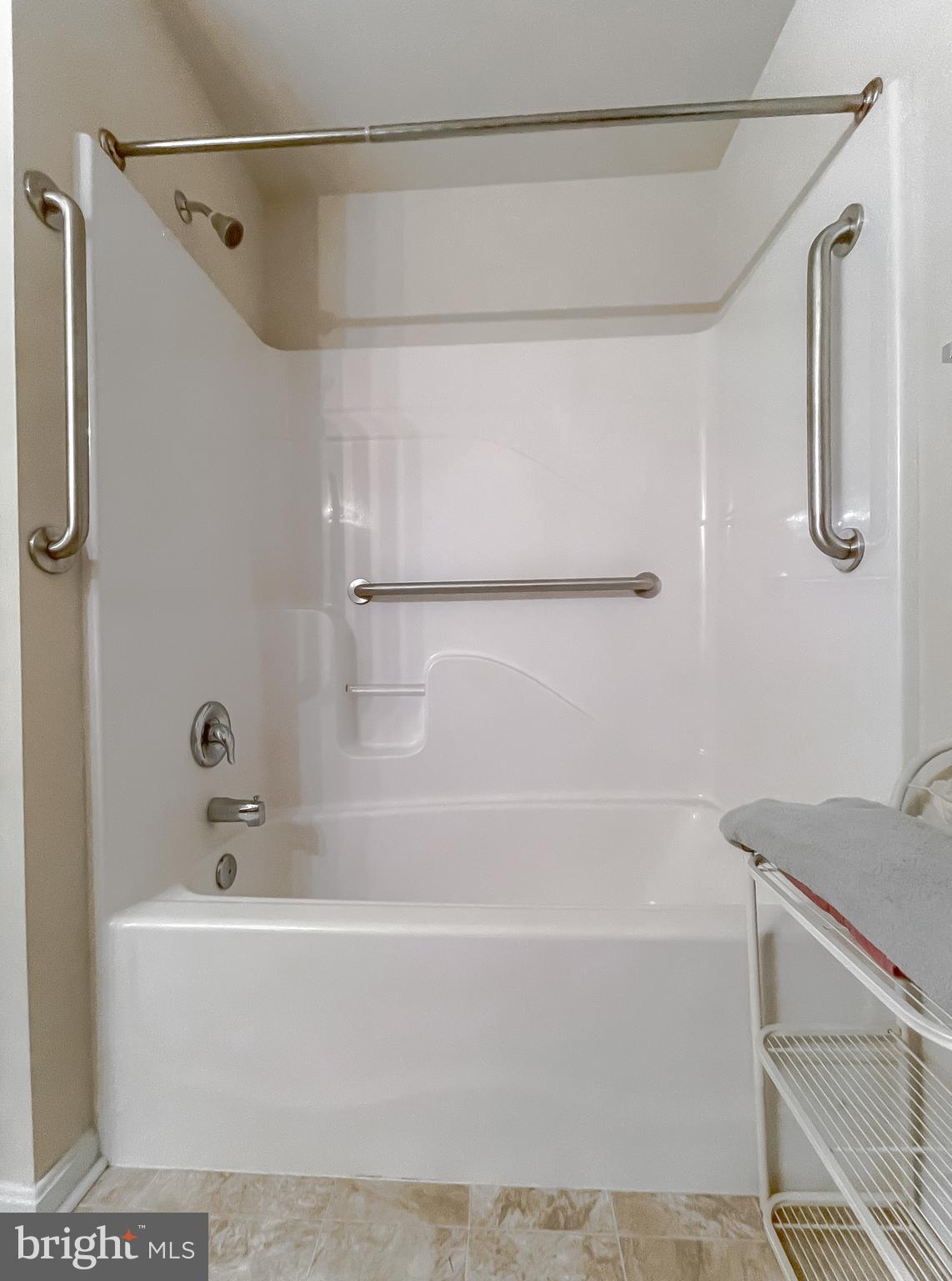 NEWTOWN VILLAGE SUB - Residential