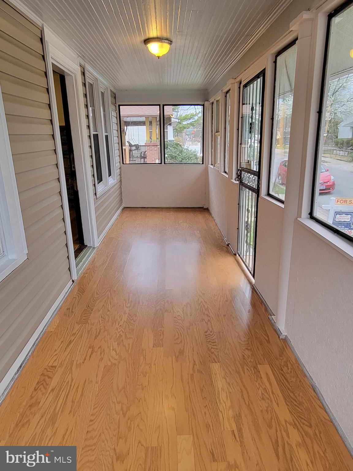 COLMAR MANOR - Residential