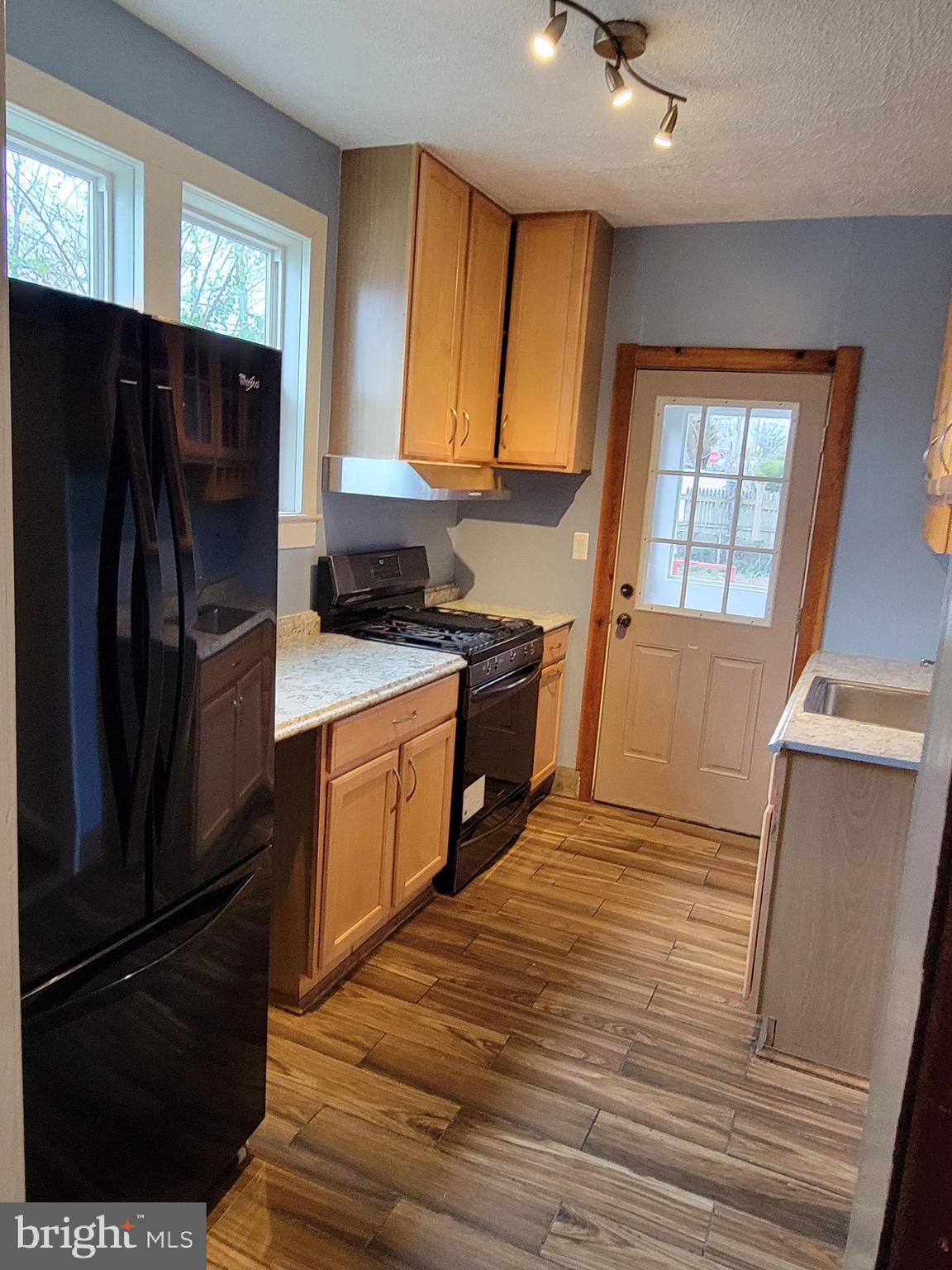 COLMAR MANOR - Residential