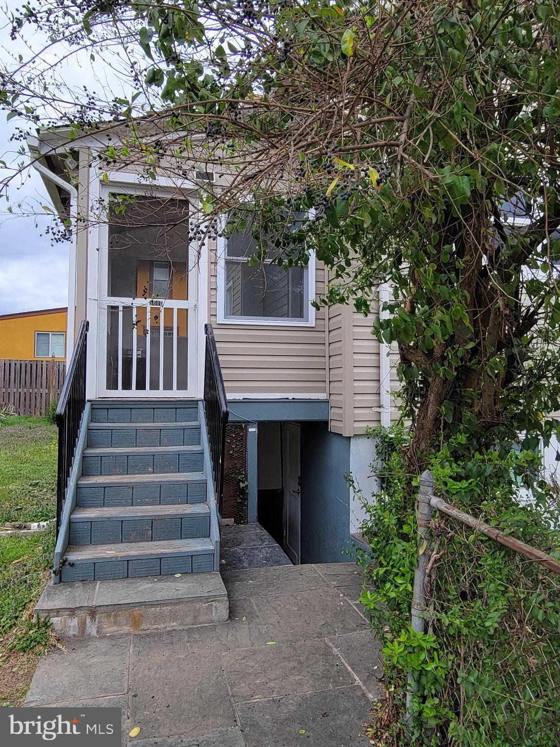 COLMAR MANOR - Residential