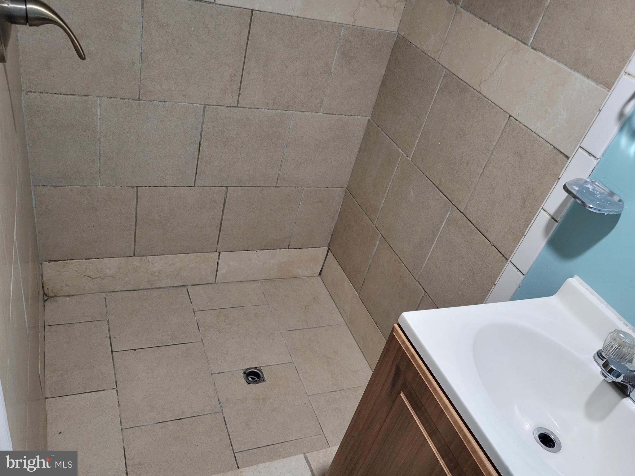 COLMAR MANOR - Residential