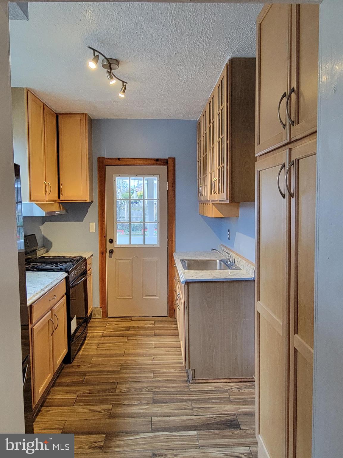 COLMAR MANOR - Residential