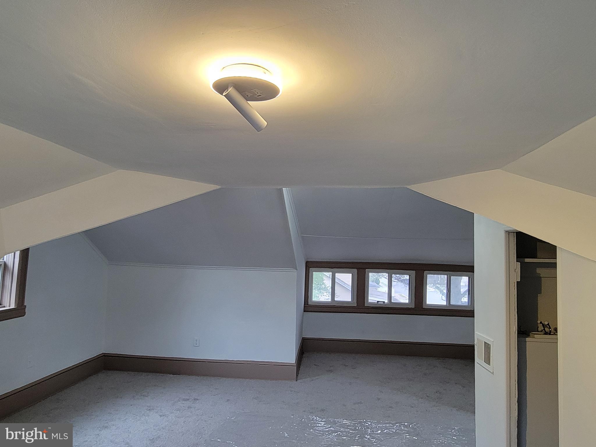 COLMAR MANOR - Residential